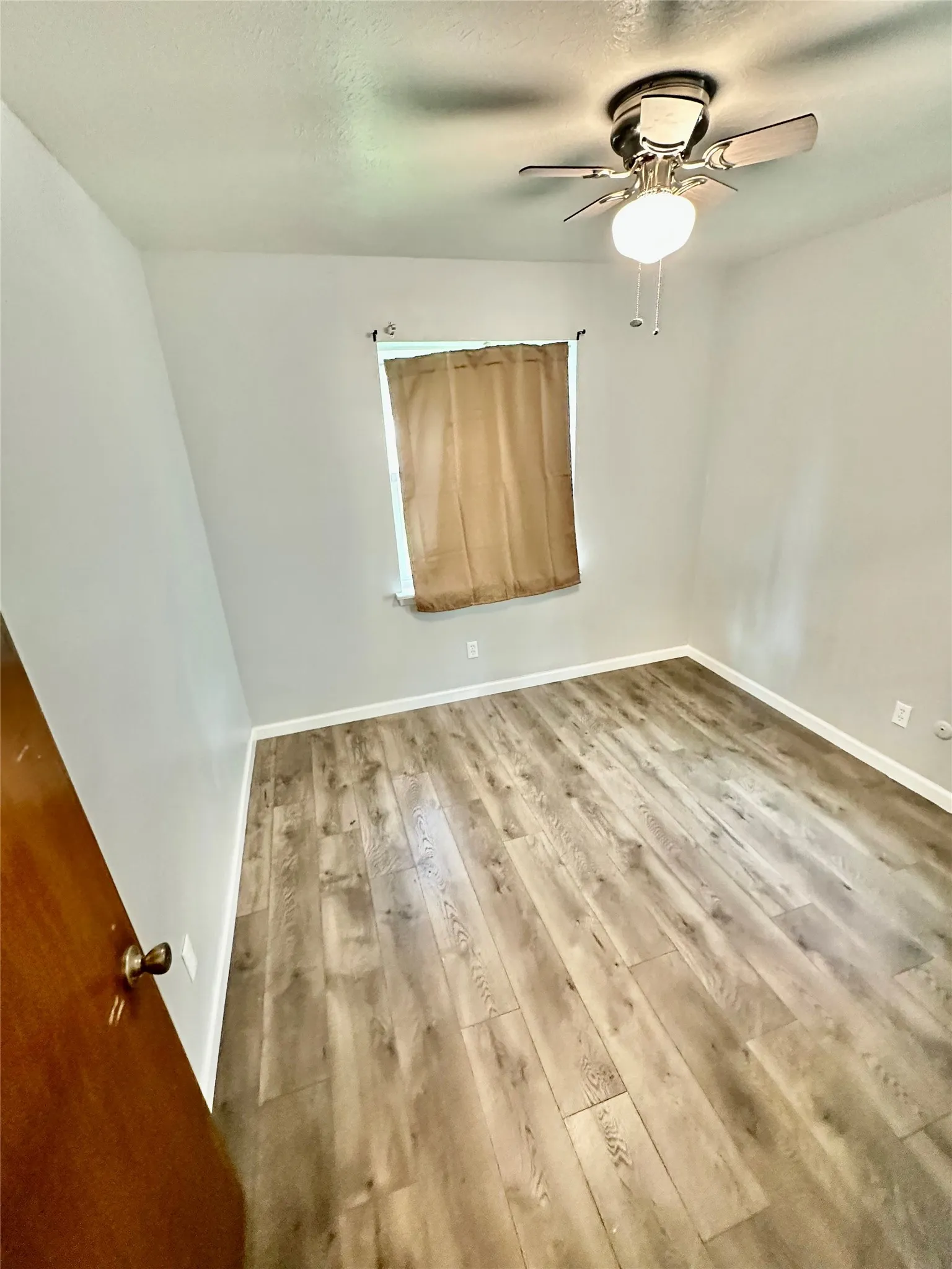 Single Family Residence For Sale in Dallas County , 1110 Barclay Drive, Mesquite, Texas 75149, 3 Bedroom, 2 Bathroom, 1 Garage spaces, 1,250 Sqft, built in 1965, mls#21311837, Real Estate Agent in Mesquite, Homes For Sale in Dallas county, Homes For Sale in Mesquite, Realtor in Mesquite Texas, Real Estate Brokerage Independent Realty Texas, Luminita Cordes Realtor