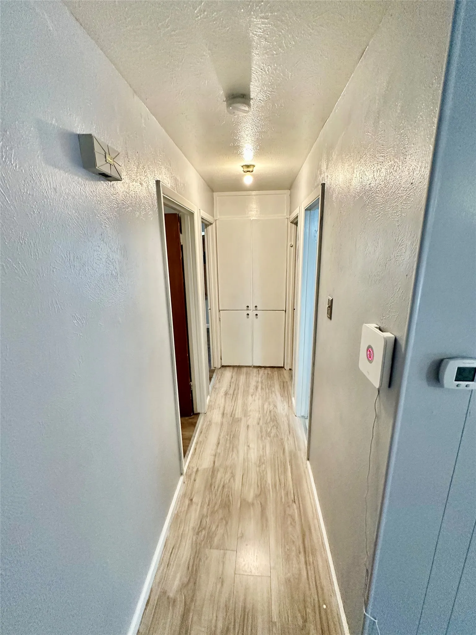 Single Family Residence For Sale in Dallas County , 1110 Barclay Drive, Mesquite, Texas 75149, 3 Bedroom, 2 Bathroom, 1 Garage spaces, 1,250 Sqft, built in 1965, mls#21311837, Real Estate Agent in Mesquite, Homes For Sale in Dallas county, Homes For Sale in Mesquite, Realtor in Mesquite Texas, Real Estate Brokerage Independent Realty Texas, Luminita Cordes Realtor