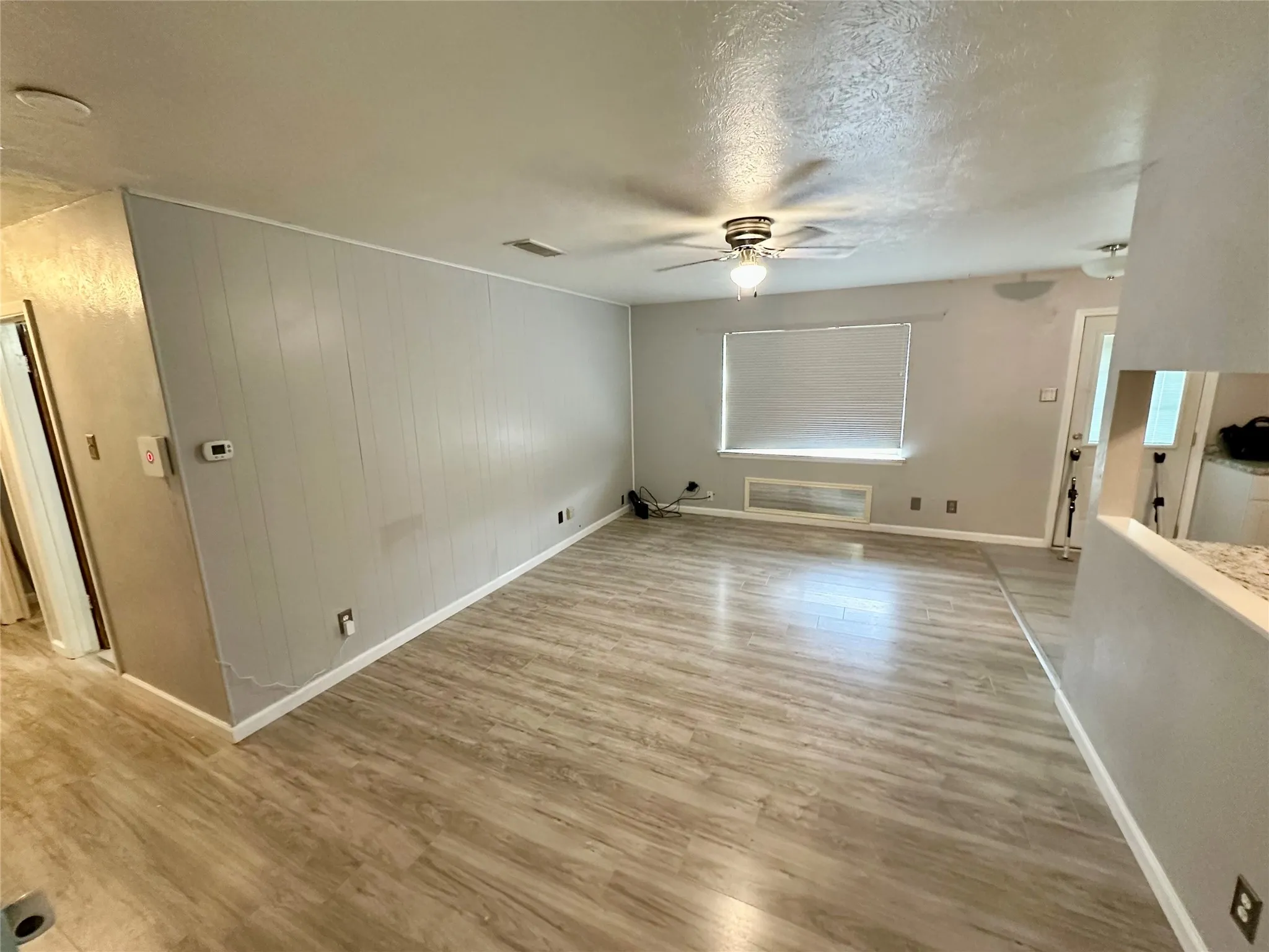 Single Family Residence For Sale in Dallas County , 1110 Barclay Drive, Mesquite, Texas 75149, 3 Bedroom, 2 Bathroom, 1 Garage spaces, 1,250 Sqft, built in 1965, mls#21311837, Real Estate Agent in Mesquite, Homes For Sale in Dallas county, Homes For Sale in Mesquite, Realtor in Mesquite Texas, Real Estate Brokerage Independent Realty Texas, Luminita Cordes Realtor
