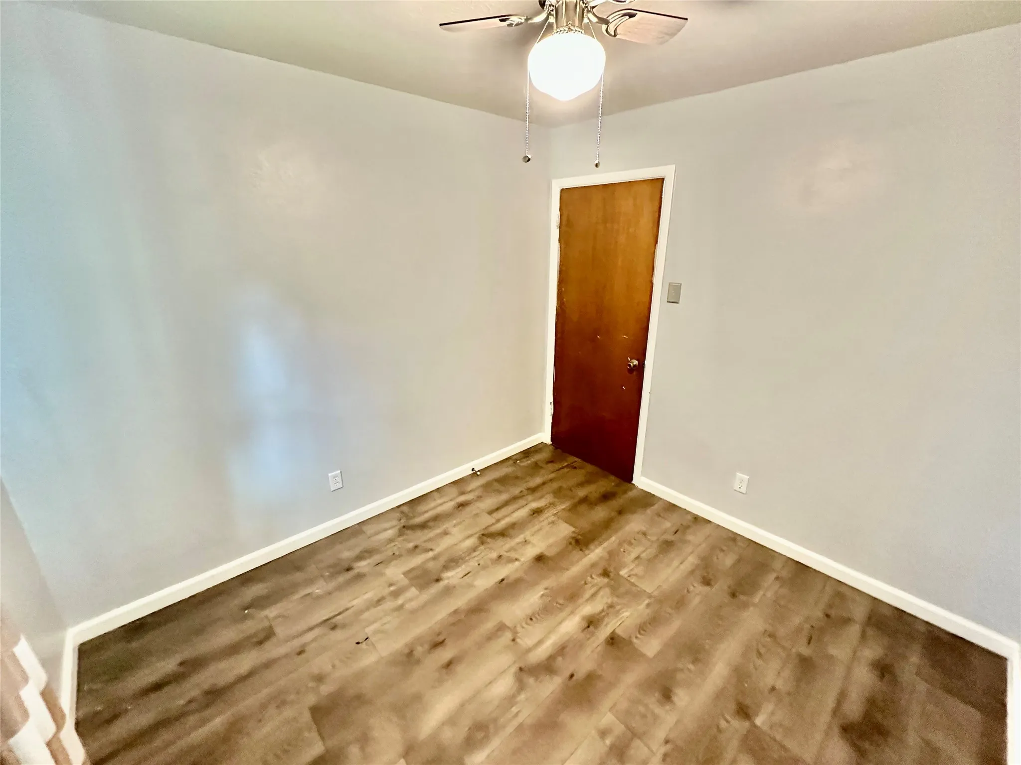Single Family Residence For Sale in Dallas County , 1110 Barclay Drive, Mesquite, Texas 75149, 3 Bedroom, 2 Bathroom, 1 Garage spaces, 1,250 Sqft, built in 1965, mls#21311837, Real Estate Agent in Mesquite, Homes For Sale in Dallas county, Homes For Sale in Mesquite, Realtor in Mesquite Texas, Real Estate Brokerage Independent Realty Texas, Luminita Cordes Realtor