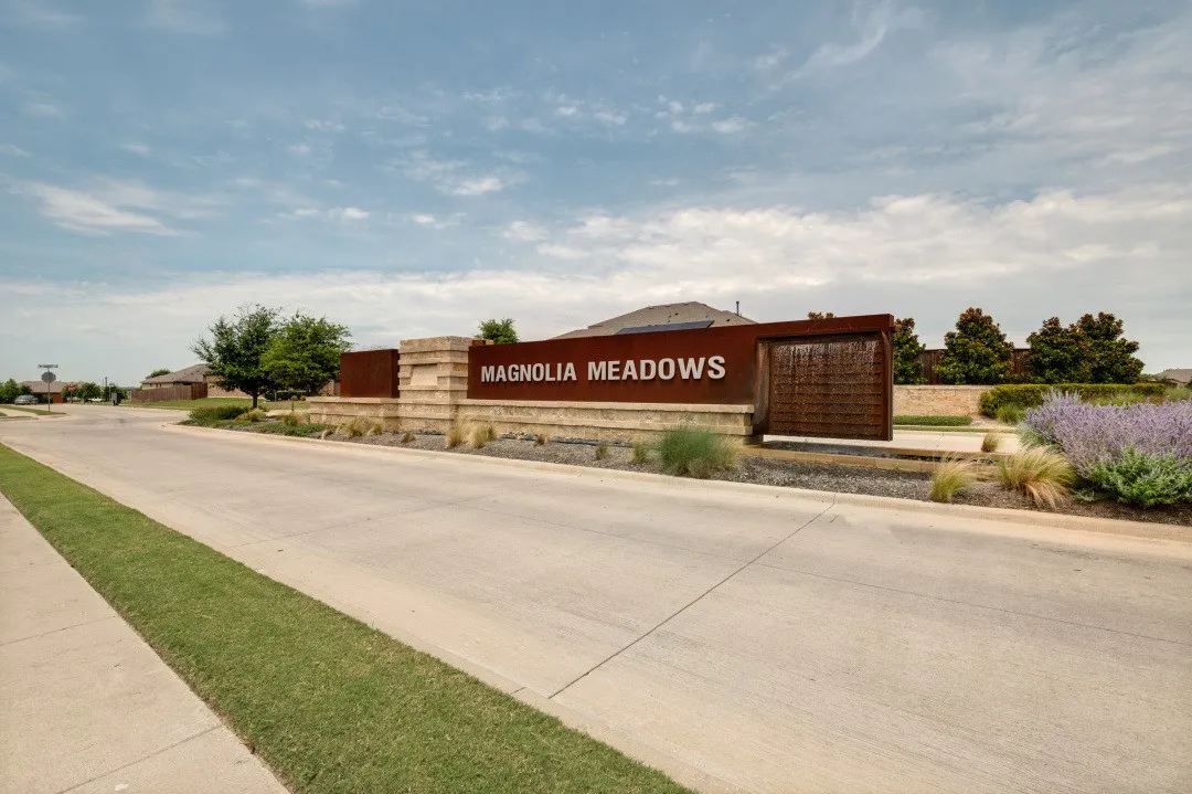 Single Family Residence For Sale in Ellis County , 2619 Sunburst Drive, Glenn Heights, Texas 75154, 3 Bedroom, 2 Bathroom, 2 Garage spaces, 2,145 Sqft, built in 2019, mls#21314357, Real Estate Agent in Glenn Heights, Homes For Sale in Ellis county, Homes For Sale in Glenn Heights, Realtor in Glenn Heights Texas, Real Estate Brokerage Independent Realty Texas, Luminita Cordes Realtor