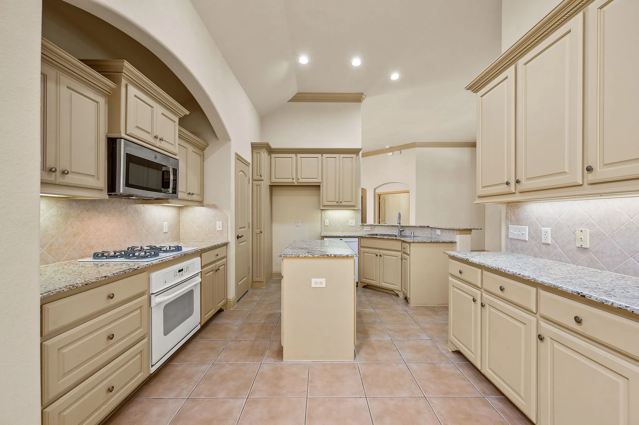 Single Family Residence For Sale in Tarrant County , 5801 Arbor Road, North Richland Hills, Texas 76180, 3 Bedroom, 2 Bathroom, 3 Garage spaces, 1,977 Sqft, built in 2006, mls#21313002, Real Estate Agent in North Richland Hills, Homes For Sale in Tarrant county, Homes For Sale in North Richland Hills, Realtor in North Richland Hills Texas, Real Estate Brokerage Independent Realty Texas, Luminita Cordes Realtor