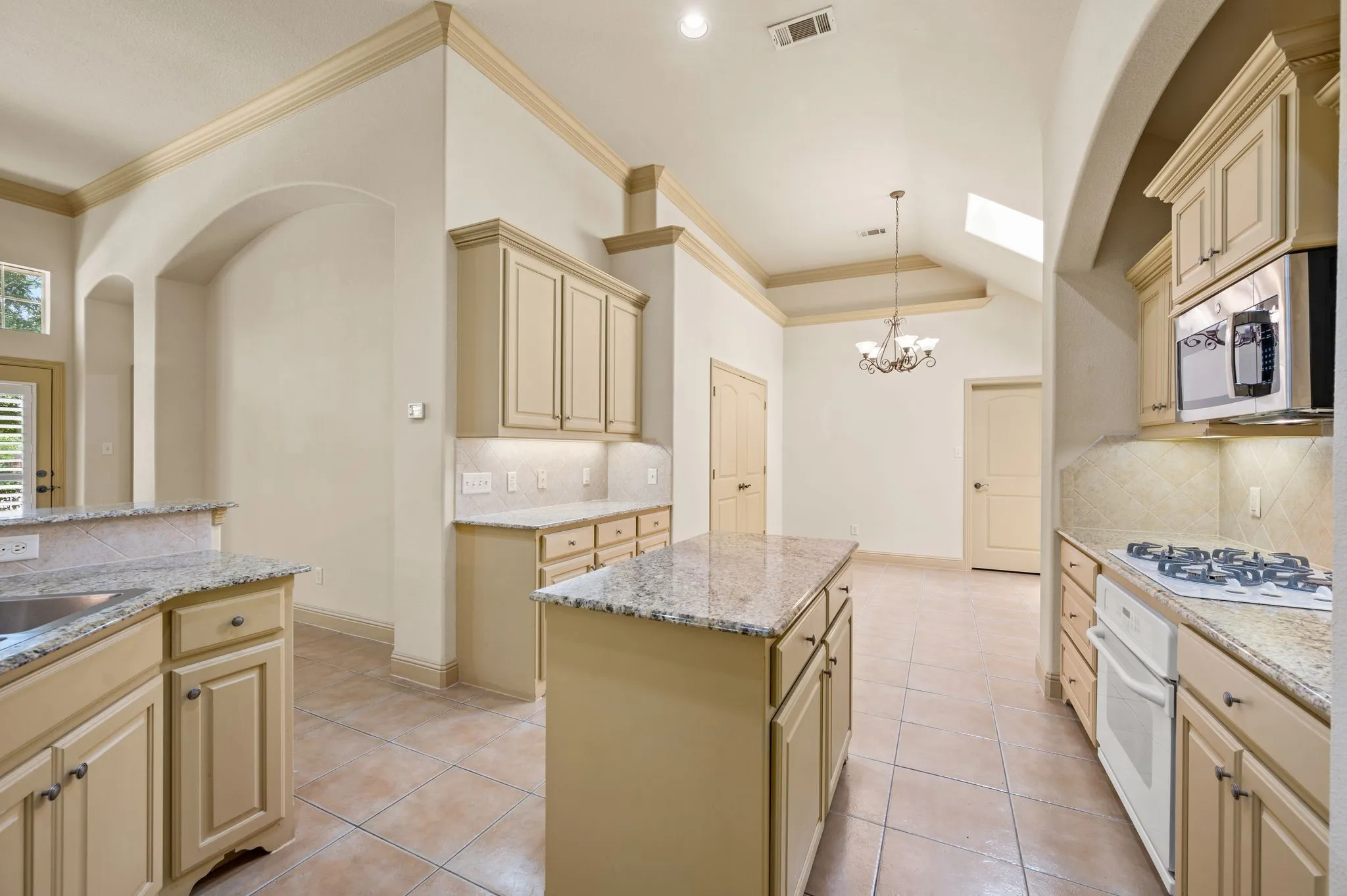 Single Family Residence For Sale in Tarrant County , 5801 Arbor Road, North Richland Hills, Texas 76180, 3 Bedroom, 2 Bathroom, 3 Garage spaces, 1,977 Sqft, built in 2006, mls#21313002, Real Estate Agent in North Richland Hills, Homes For Sale in Tarrant county, Homes For Sale in North Richland Hills, Realtor in North Richland Hills Texas, Real Estate Brokerage Independent Realty Texas, Luminita Cordes Realtor
