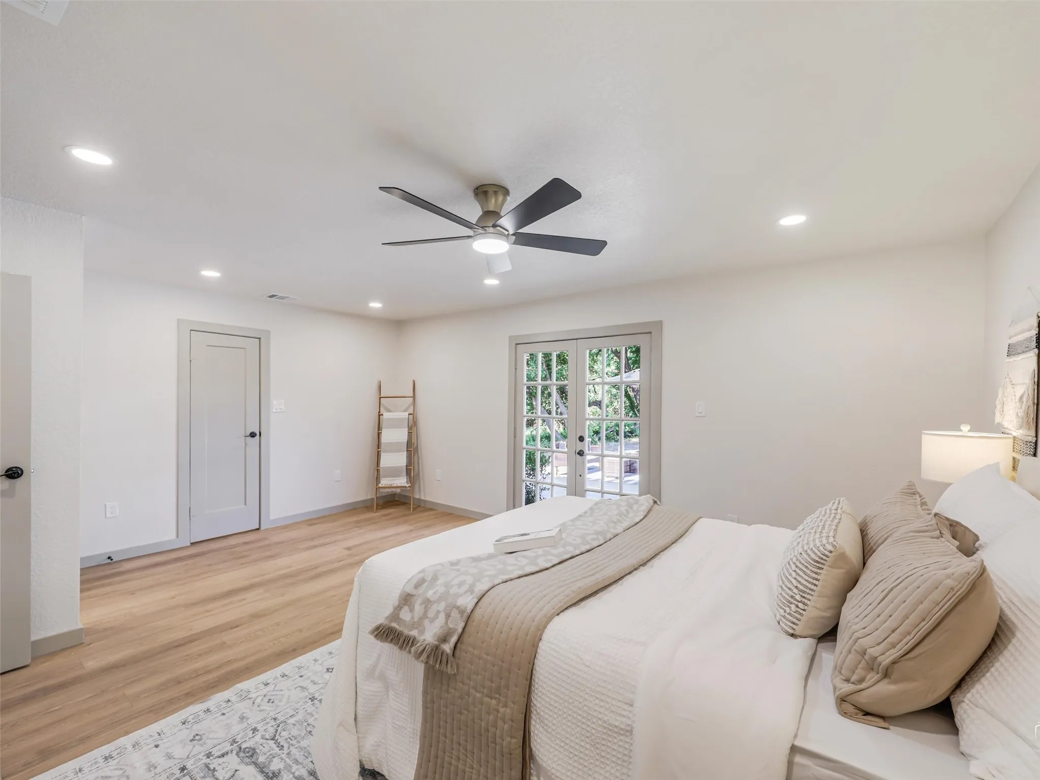 Single Family Residence For Sale in Collin County , 9800 N County, Frisco, Texas 75033, 3 Bedroom, 3 Bathroom, Garage spaces, 1,784 Sqft, built in 1976, mls#21313815, Real Estate Agent in Frisco, Homes For Sale in Collin county, Homes For Sale in Frisco, Realtor in Frisco Texas, Real Estate Brokerage Independent Realty Texas, Luminita Cordes Realtor