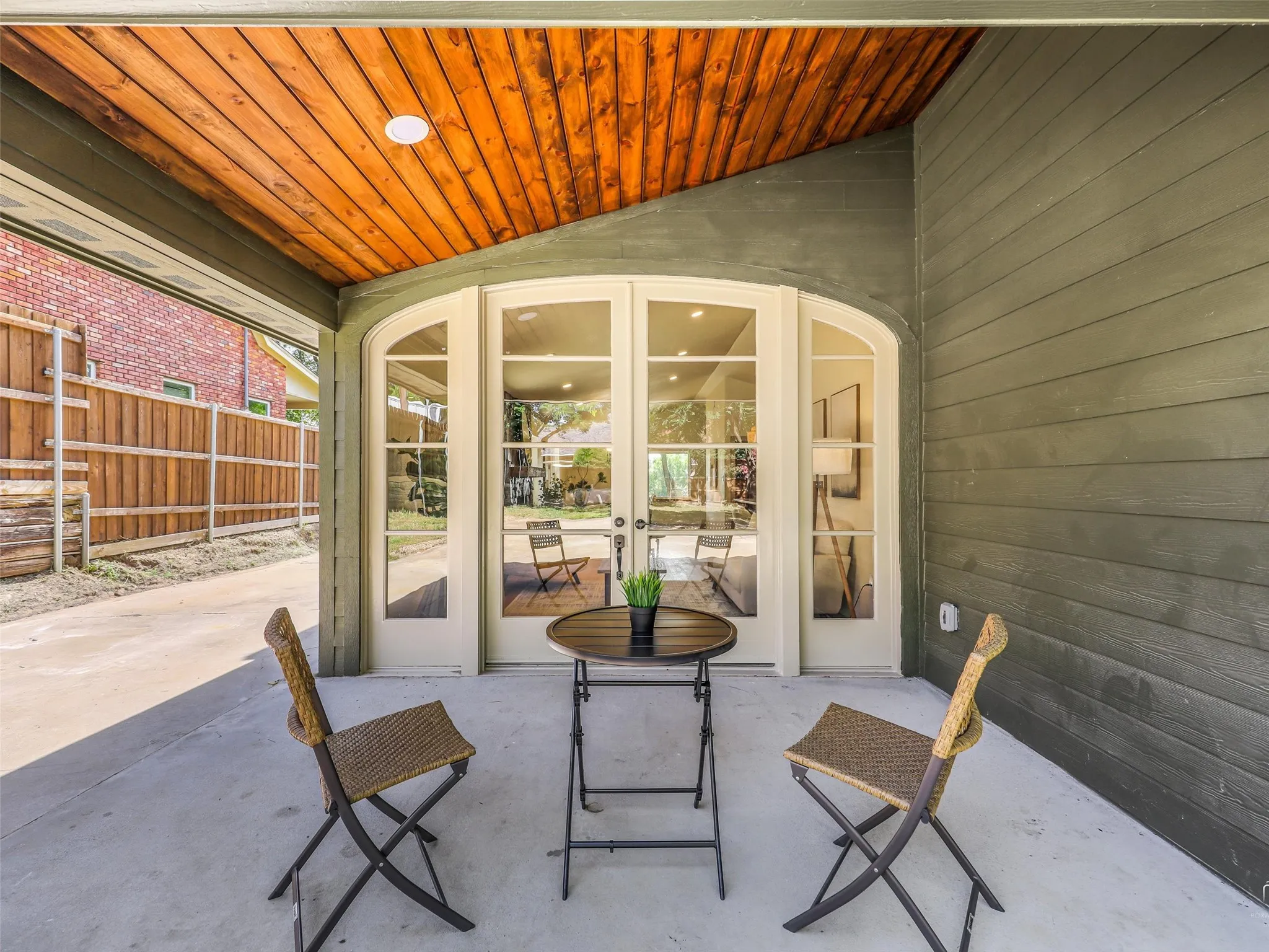 Single Family Residence For Sale in Collin County , 9800 N County, Frisco, Texas 75033, 3 Bedroom, 3 Bathroom, Garage spaces, 1,784 Sqft, built in 1976, mls#21313815, Real Estate Agent in Frisco, Homes For Sale in Collin county, Homes For Sale in Frisco, Realtor in Frisco Texas, Real Estate Brokerage Independent Realty Texas, Luminita Cordes Realtor