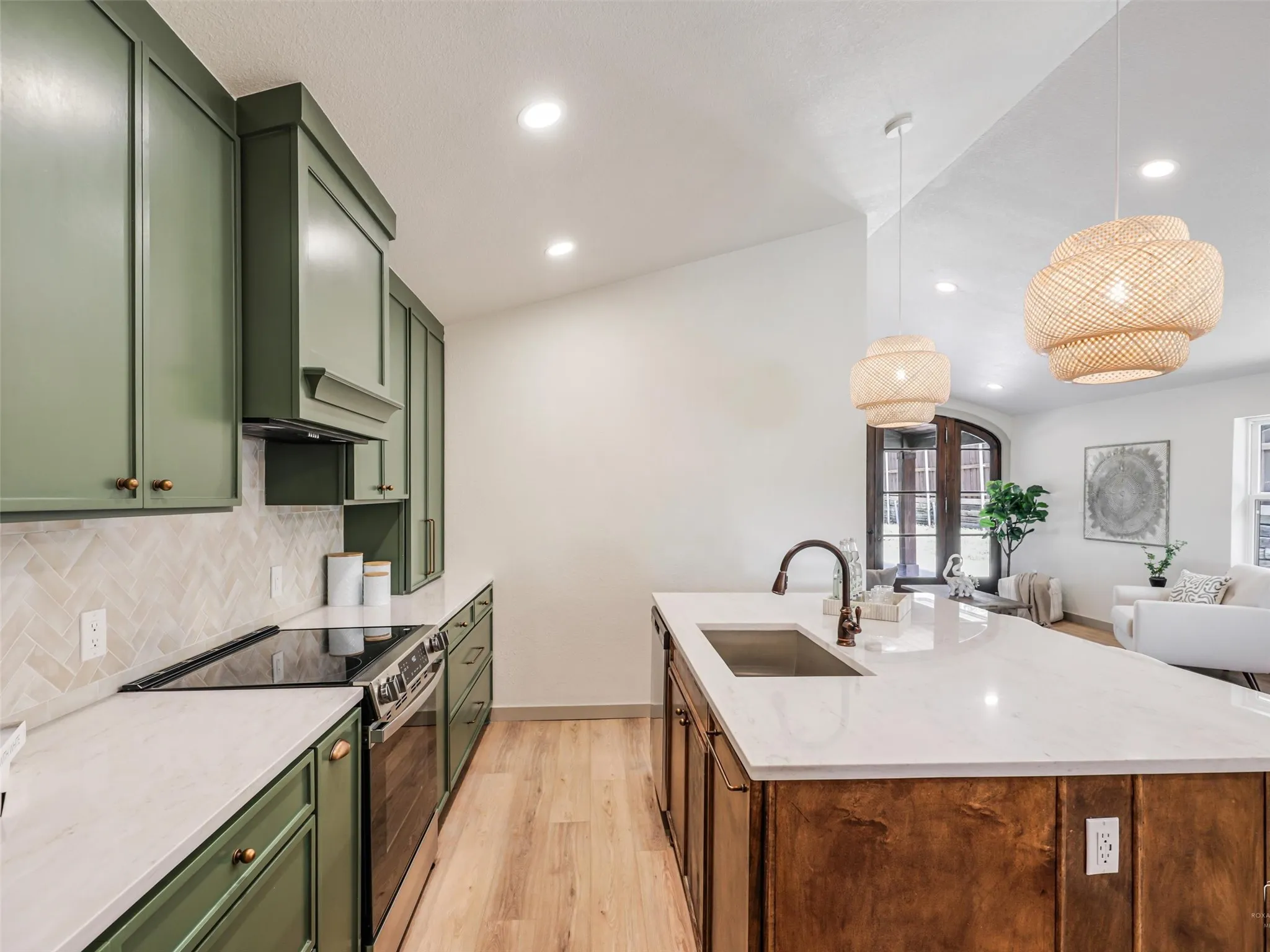 Single Family Residence For Sale in Collin County , 9800 N County, Frisco, Texas 75033, 3 Bedroom, 3 Bathroom, Garage spaces, 1,784 Sqft, built in 1976, mls#21313815, Real Estate Agent in Frisco, Homes For Sale in Collin county, Homes For Sale in Frisco, Realtor in Frisco Texas, Real Estate Brokerage Independent Realty Texas, Luminita Cordes Realtor