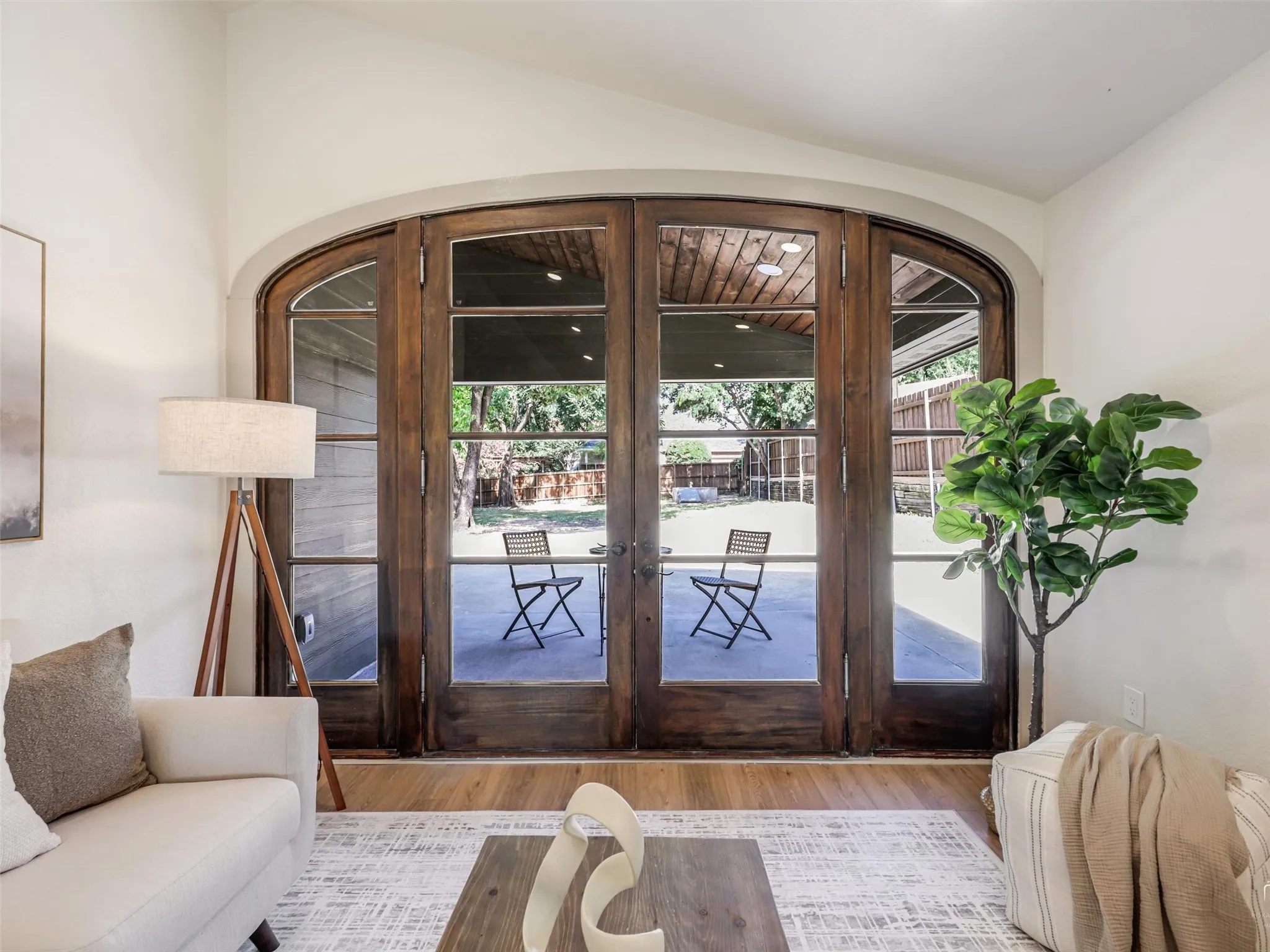 Single Family Residence For Sale in Collin County , 9800 N County, Frisco, Texas 75033, 3 Bedroom, 3 Bathroom, Garage spaces, 1,784 Sqft, built in 1976, mls#21313815, Real Estate Agent in Frisco, Homes For Sale in Collin county, Homes For Sale in Frisco, Realtor in Frisco Texas, Real Estate Brokerage Independent Realty Texas, Luminita Cordes Realtor