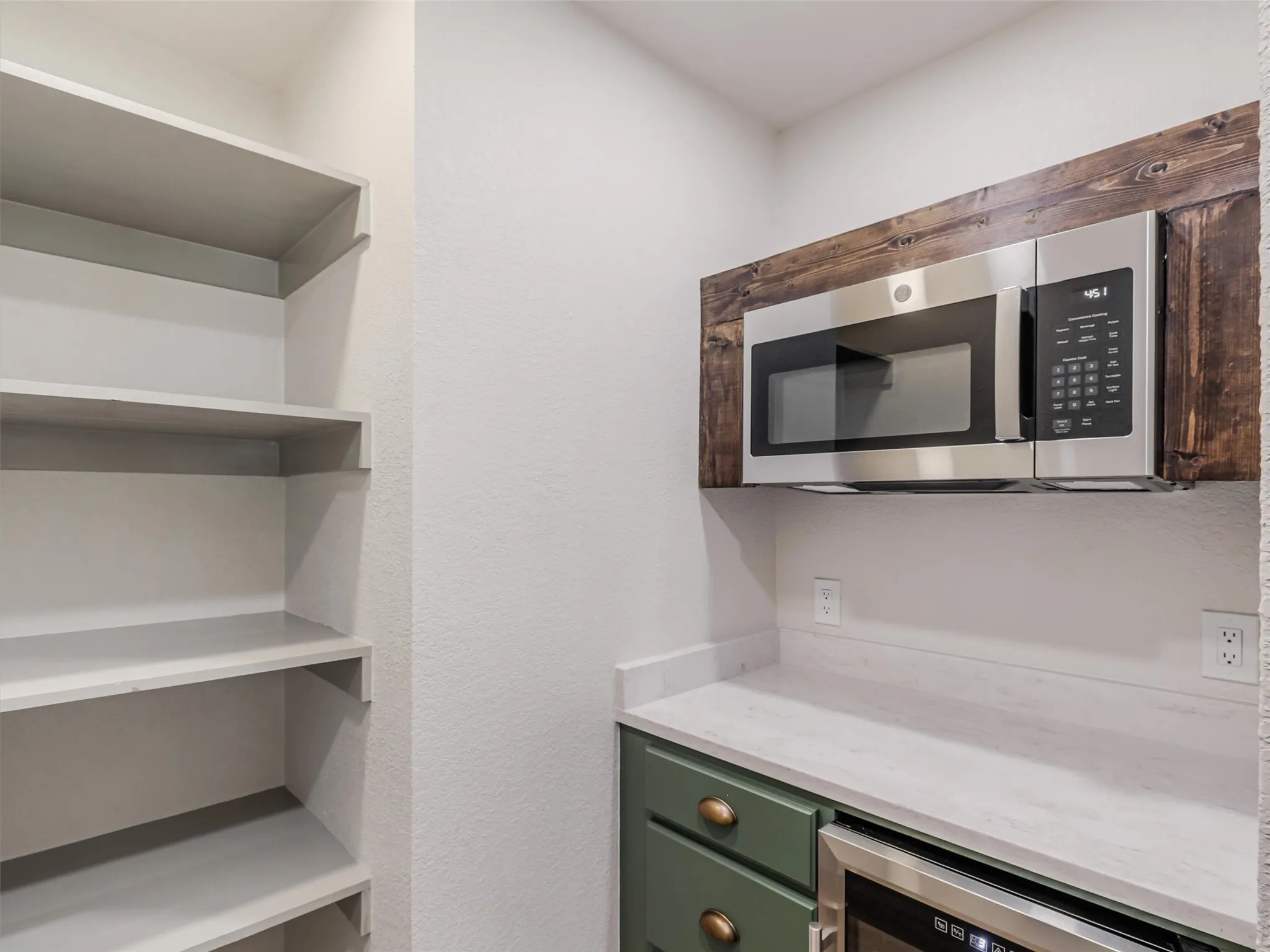 Single Family Residence For Sale in Collin County , 9800 N County, Frisco, Texas 75033, 3 Bedroom, 3 Bathroom, Garage spaces, 1,784 Sqft, built in 1976, mls#21313815, Real Estate Agent in Frisco, Homes For Sale in Collin county, Homes For Sale in Frisco, Realtor in Frisco Texas, Real Estate Brokerage Independent Realty Texas, Luminita Cordes Realtor