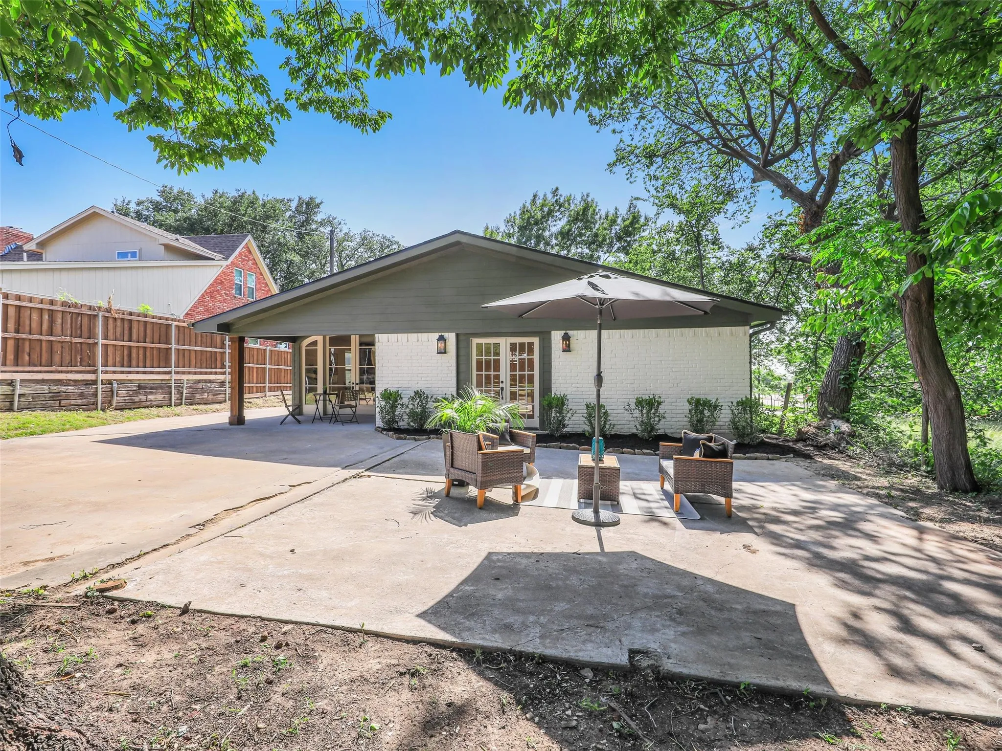 Single Family Residence For Sale in Collin County , 9800 N County, Frisco, Texas 75033, 3 Bedroom, 3 Bathroom, Garage spaces, 1,784 Sqft, built in 1976, mls#21313815, Real Estate Agent in Frisco, Homes For Sale in Collin county, Homes For Sale in Frisco, Realtor in Frisco Texas, Real Estate Brokerage Independent Realty Texas, Luminita Cordes Realtor