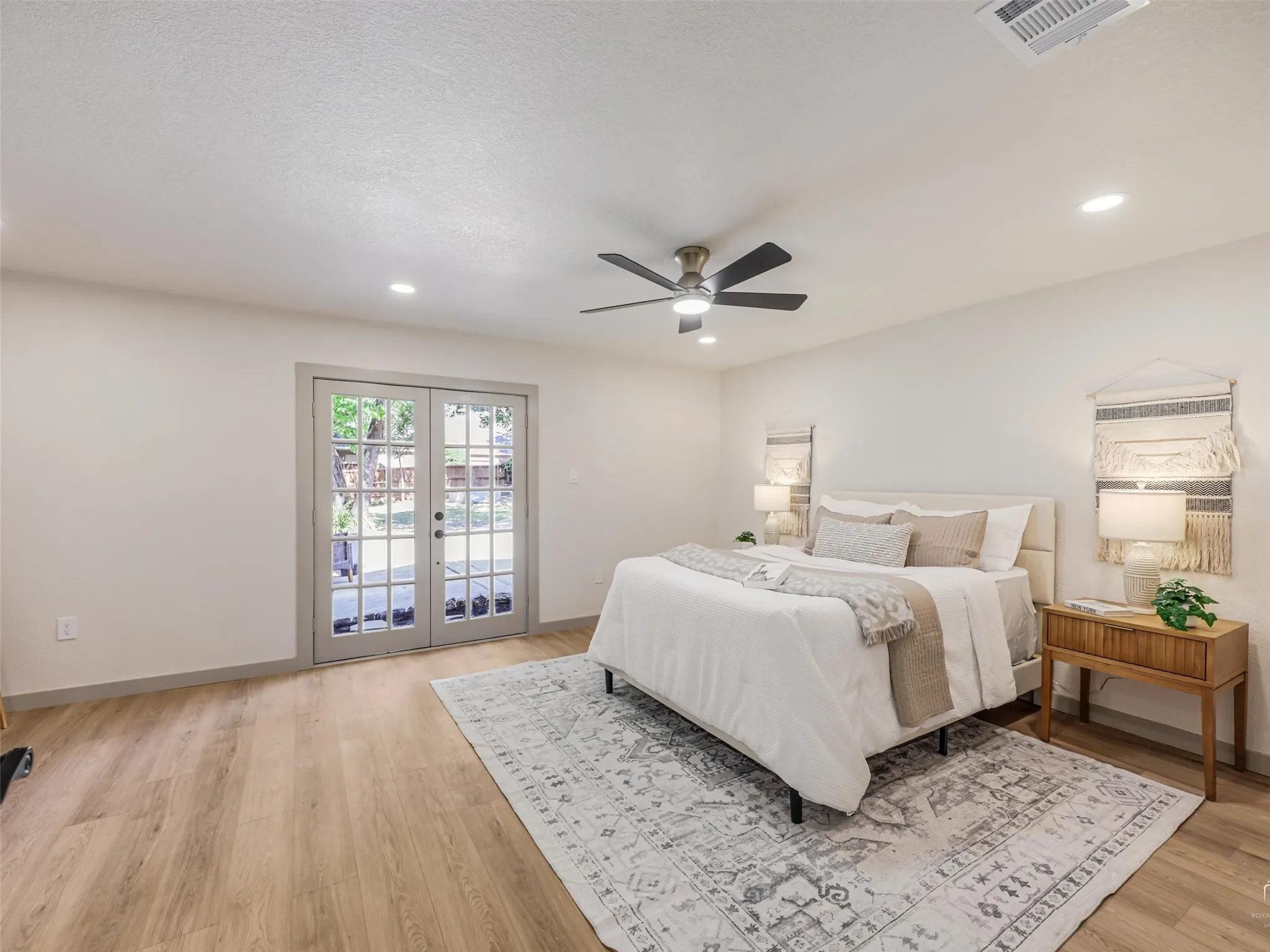 Single Family Residence For Sale in Collin County , 9800 N County, Frisco, Texas 75033, 3 Bedroom, 3 Bathroom, Garage spaces, 1,784 Sqft, built in 1976, mls#21313815, Real Estate Agent in Frisco, Homes For Sale in Collin county, Homes For Sale in Frisco, Realtor in Frisco Texas, Real Estate Brokerage Independent Realty Texas, Luminita Cordes Realtor