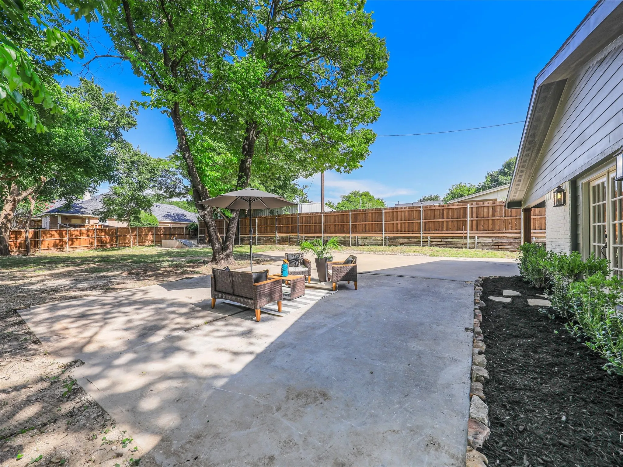 Single Family Residence For Sale in Collin County , 9800 N County, Frisco, Texas 75033, 3 Bedroom, 3 Bathroom, Garage spaces, 1,784 Sqft, built in 1976, mls#21313815, Real Estate Agent in Frisco, Homes For Sale in Collin county, Homes For Sale in Frisco, Realtor in Frisco Texas, Real Estate Brokerage Independent Realty Texas, Luminita Cordes Realtor