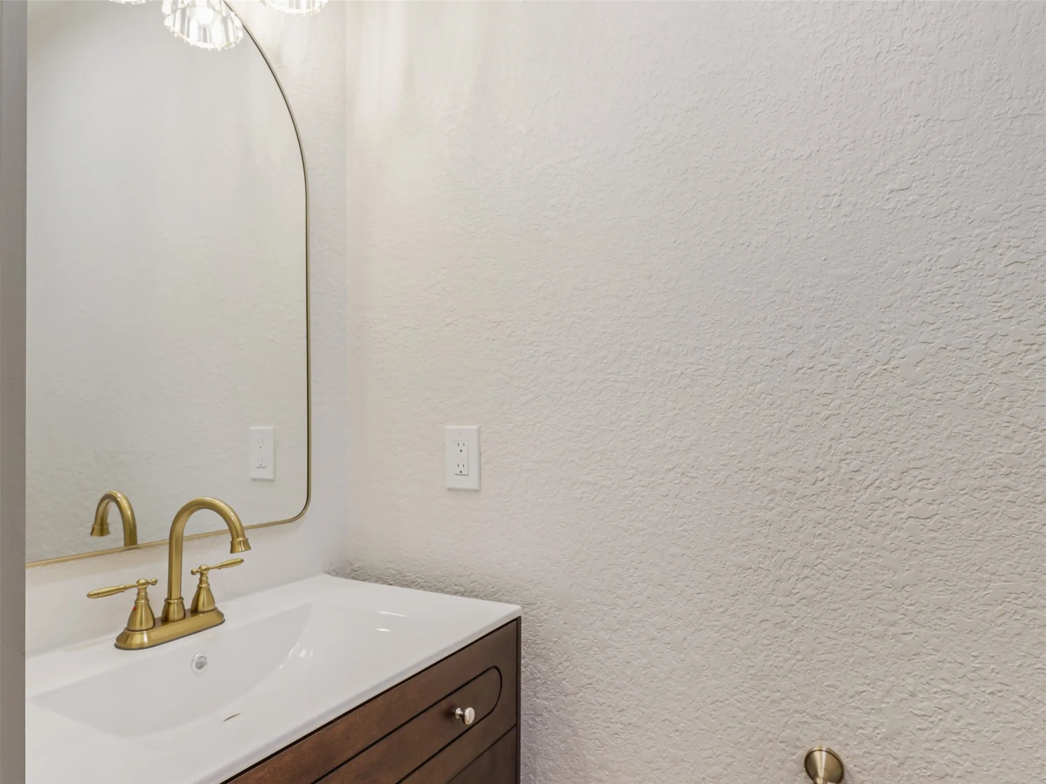 Single Family Residence For Sale in Collin County , 9800 N County, Frisco, Texas 75033, 3 Bedroom, 3 Bathroom, Garage spaces, 1,784 Sqft, built in 1976, mls#21313815, Real Estate Agent in Frisco, Homes For Sale in Collin county, Homes For Sale in Frisco, Realtor in Frisco Texas, Real Estate Brokerage Independent Realty Texas, Luminita Cordes Realtor