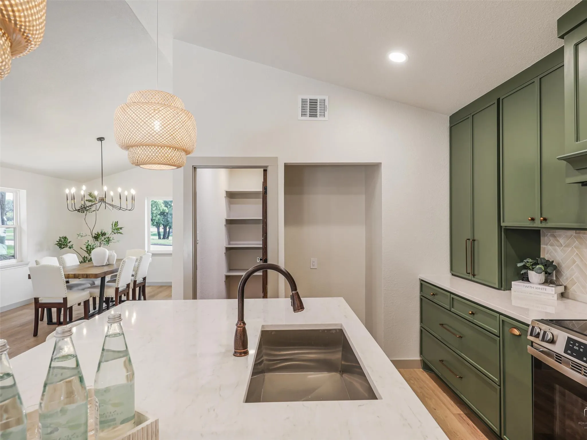 Single Family Residence For Sale in Collin County , 9800 N County, Frisco, Texas 75033, 3 Bedroom, 3 Bathroom, Garage spaces, 1,784 Sqft, built in 1976, mls#21313815, Real Estate Agent in Frisco, Homes For Sale in Collin county, Homes For Sale in Frisco, Realtor in Frisco Texas, Real Estate Brokerage Independent Realty Texas, Luminita Cordes Realtor