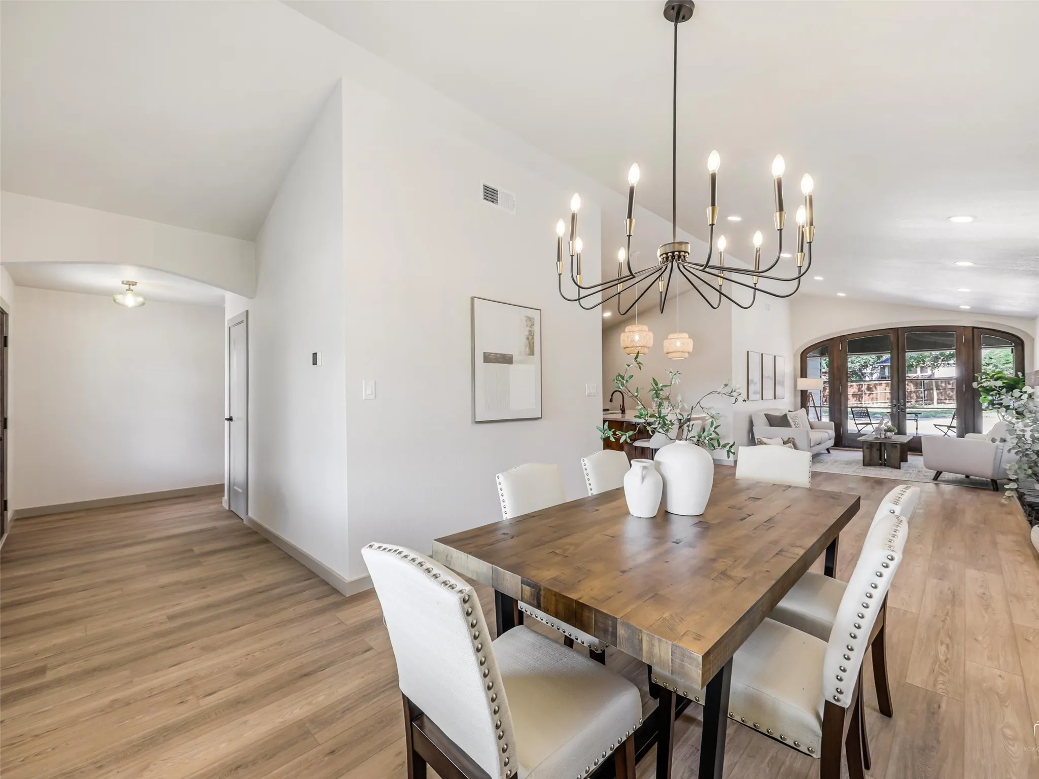Single Family Residence For Sale in Collin County , 9800 N County, Frisco, Texas 75033, 3 Bedroom, 3 Bathroom, Garage spaces, 1,784 Sqft, built in 1976, mls#21313815, Real Estate Agent in Frisco, Homes For Sale in Collin county, Homes For Sale in Frisco, Realtor in Frisco Texas, Real Estate Brokerage Independent Realty Texas, Luminita Cordes Realtor