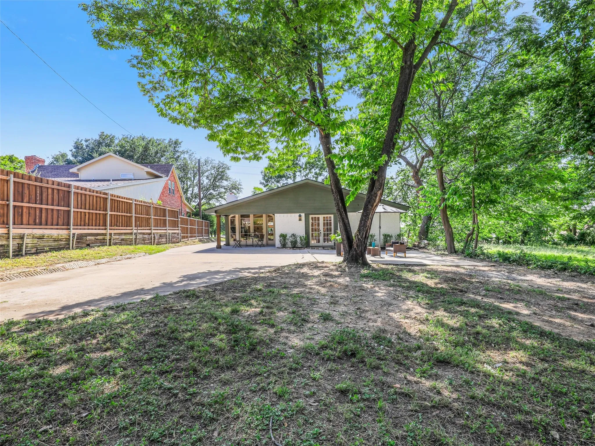 Single Family Residence For Sale in Collin County , 9800 N County, Frisco, Texas 75033, 3 Bedroom, 3 Bathroom, Garage spaces, 1,784 Sqft, built in 1976, mls#21313815, Real Estate Agent in Frisco, Homes For Sale in Collin county, Homes For Sale in Frisco, Realtor in Frisco Texas, Real Estate Brokerage Independent Realty Texas, Luminita Cordes Realtor