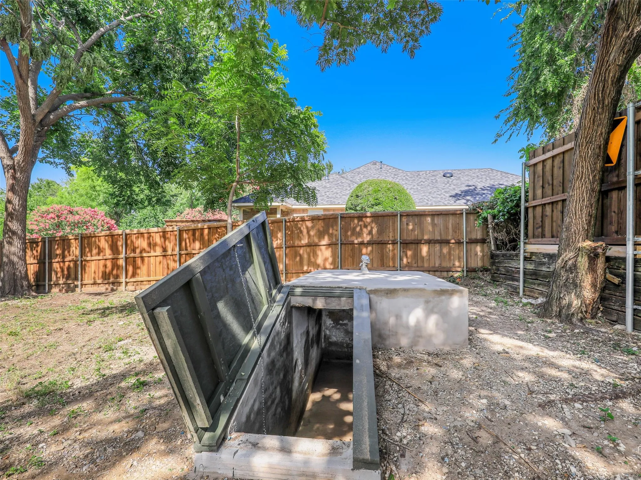 Single Family Residence For Sale in Collin County , 9800 N County, Frisco, Texas 75033, 3 Bedroom, 3 Bathroom, Garage spaces, 1,784 Sqft, built in 1976, mls#21313815, Real Estate Agent in Frisco, Homes For Sale in Collin county, Homes For Sale in Frisco, Realtor in Frisco Texas, Real Estate Brokerage Independent Realty Texas, Luminita Cordes Realtor