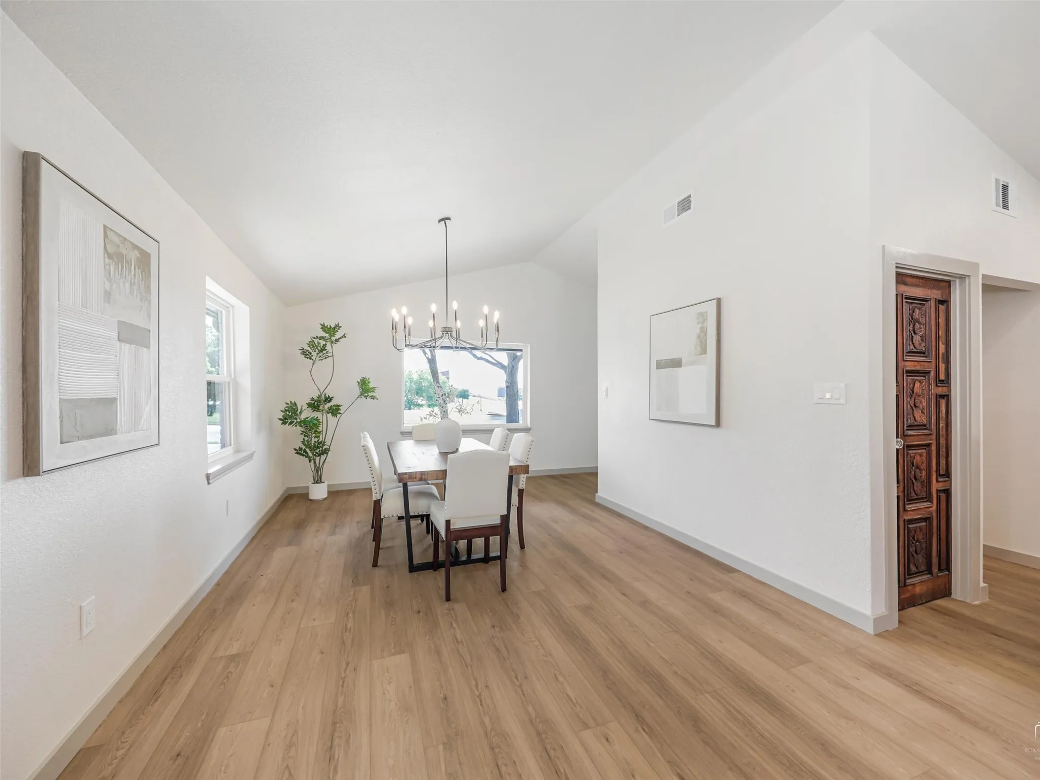 Single Family Residence For Sale in Collin County , 9800 N County, Frisco, Texas 75033, 3 Bedroom, 3 Bathroom, Garage spaces, 1,784 Sqft, built in 1976, mls#21313815, Real Estate Agent in Frisco, Homes For Sale in Collin county, Homes For Sale in Frisco, Realtor in Frisco Texas, Real Estate Brokerage Independent Realty Texas, Luminita Cordes Realtor