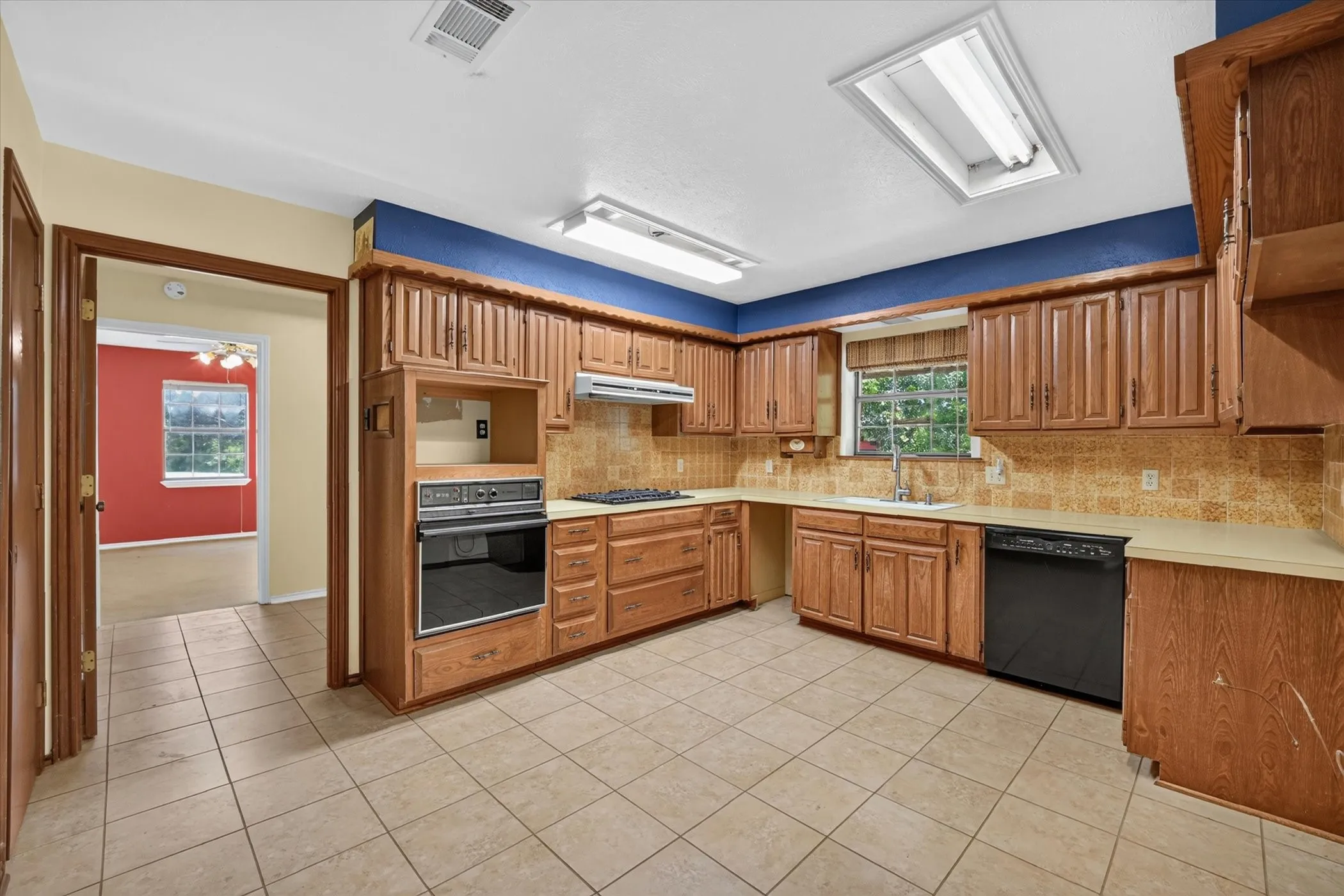 Single Family Residence For Sale in Collin County , 101 Primrose, New Hope, Texas 75071, 3 Bedroom, 2 Bathroom, 2 Garage spaces, 2,366 Sqft, built in 1978, mls#21314619, Real Estate Agent in New Hope, Homes For Sale in Collin county, Homes For Sale in New Hope, Realtor in New Hope Texas, Real Estate Brokerage Independent Realty Texas, Luminita Cordes Realtor