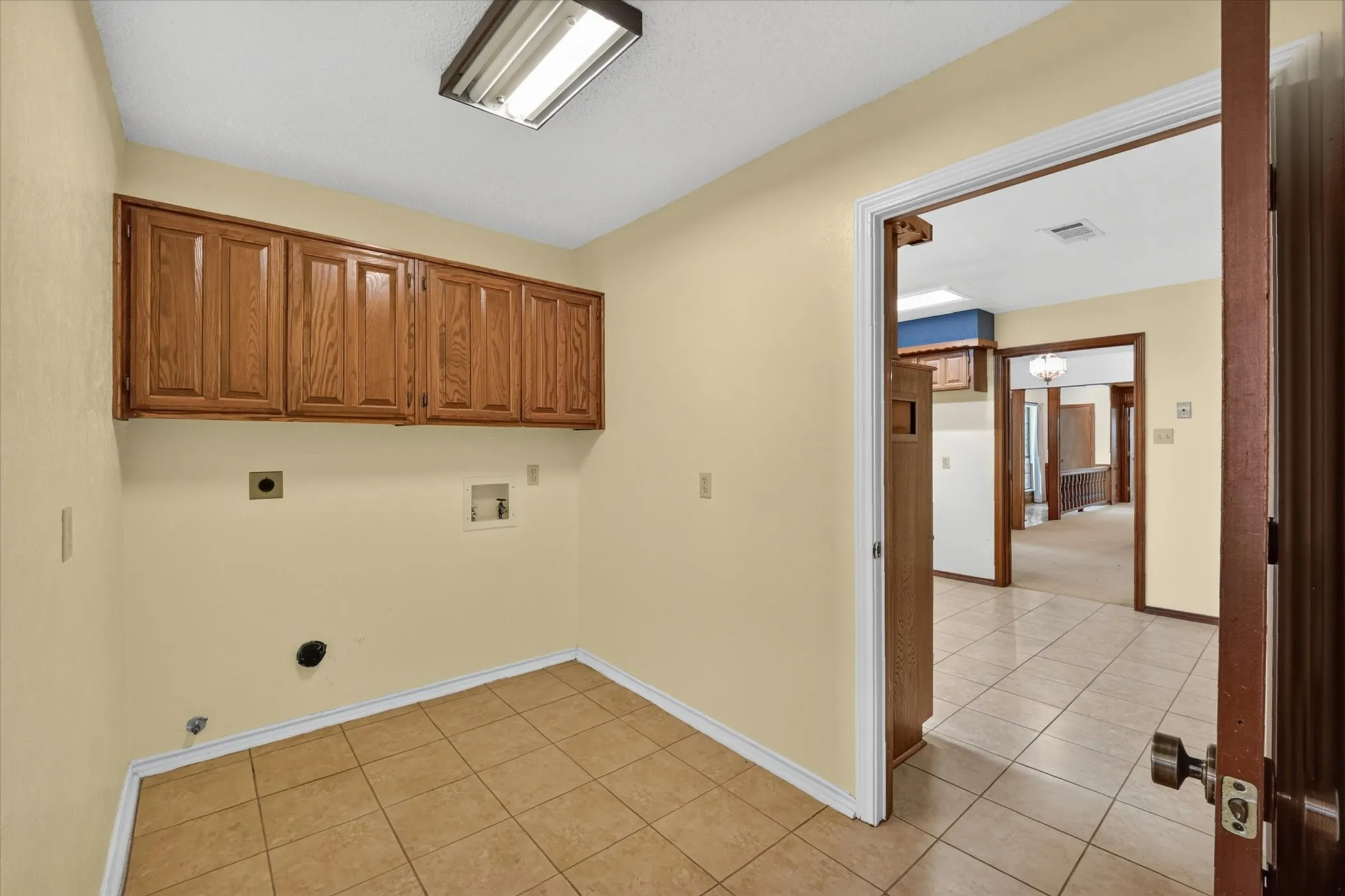 Single Family Residence For Sale in Collin County , 101 Primrose, New Hope, Texas 75071, 3 Bedroom, 2 Bathroom, 2 Garage spaces, 2,366 Sqft, built in 1978, mls#21314619, Real Estate Agent in New Hope, Homes For Sale in Collin county, Homes For Sale in New Hope, Realtor in New Hope Texas, Real Estate Brokerage Independent Realty Texas, Luminita Cordes Realtor
