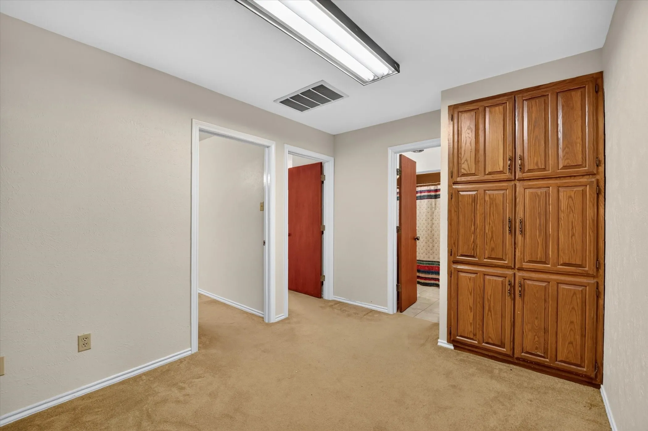 Single Family Residence For Sale in Collin County , 101 Primrose, New Hope, Texas 75071, 3 Bedroom, 2 Bathroom, 2 Garage spaces, 2,366 Sqft, built in 1978, mls#21314619, Real Estate Agent in New Hope, Homes For Sale in Collin county, Homes For Sale in New Hope, Realtor in New Hope Texas, Real Estate Brokerage Independent Realty Texas, Luminita Cordes Realtor