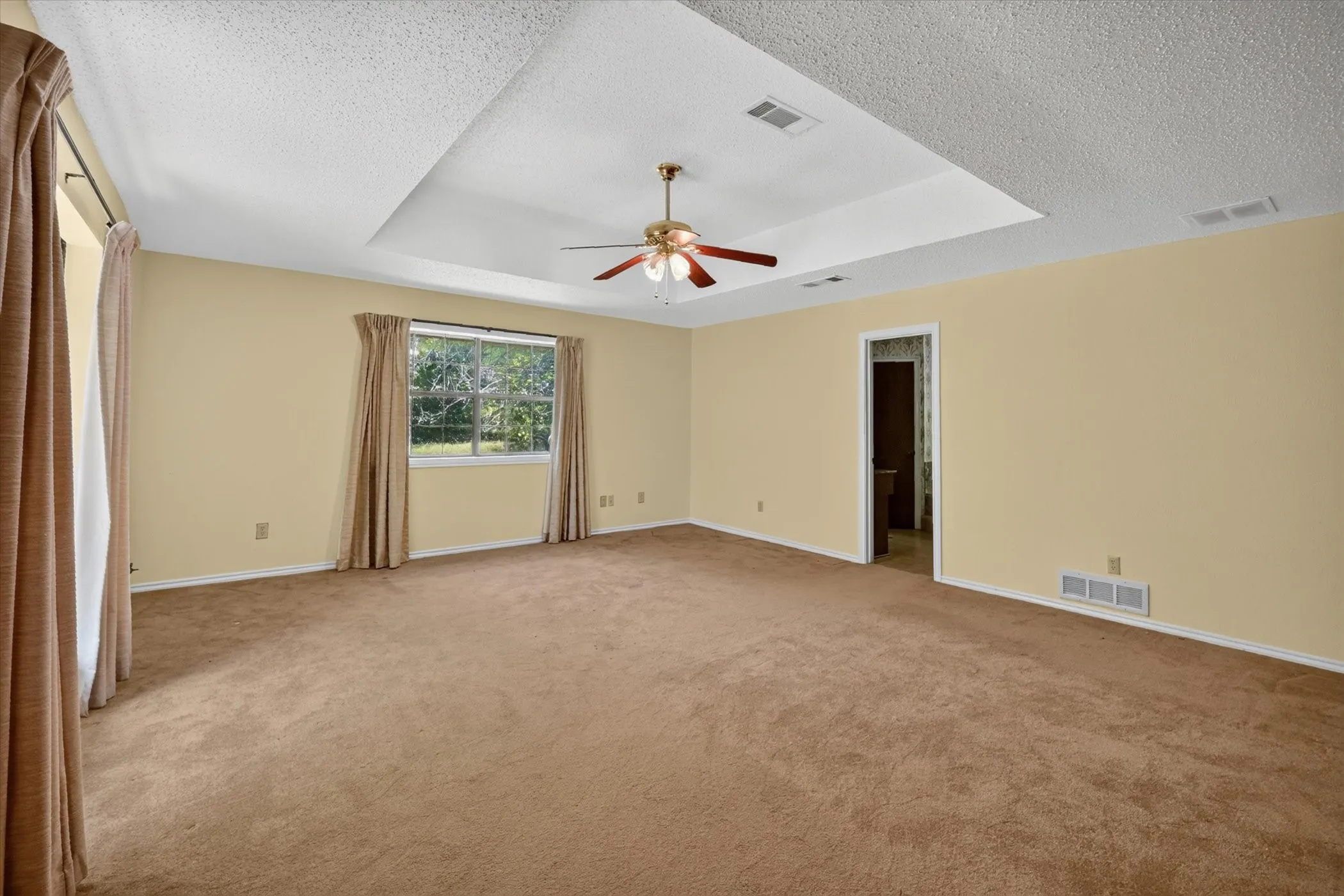 Single Family Residence For Sale in Collin County , 101 Primrose, New Hope, Texas 75071, 3 Bedroom, 2 Bathroom, 2 Garage spaces, 2,366 Sqft, built in 1978, mls#21314619, Real Estate Agent in New Hope, Homes For Sale in Collin county, Homes For Sale in New Hope, Realtor in New Hope Texas, Real Estate Brokerage Independent Realty Texas, Luminita Cordes Realtor