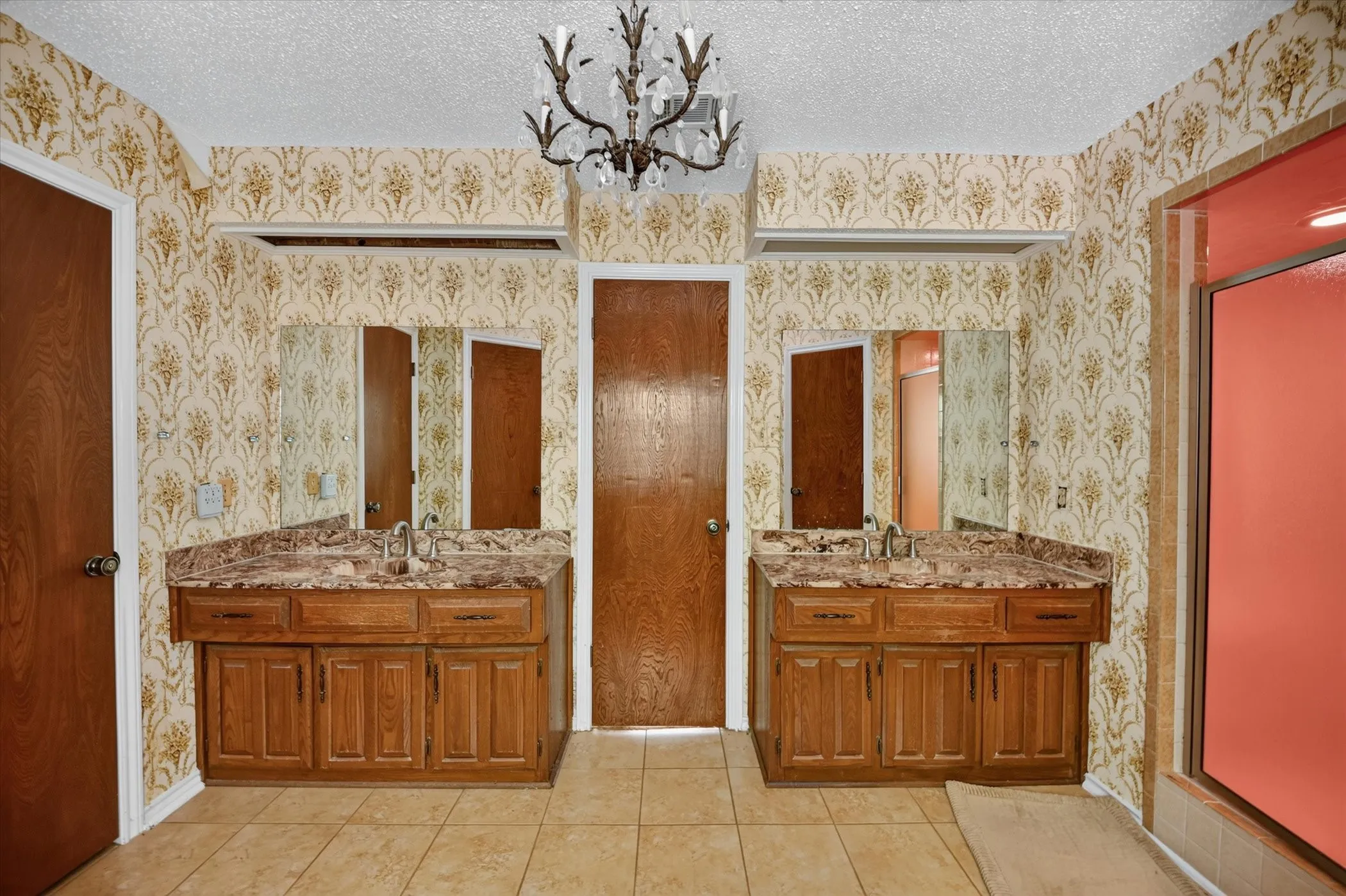 Single Family Residence For Sale in Collin County , 101 Primrose, New Hope, Texas 75071, 3 Bedroom, 2 Bathroom, 2 Garage spaces, 2,366 Sqft, built in 1978, mls#21314619, Real Estate Agent in New Hope, Homes For Sale in Collin county, Homes For Sale in New Hope, Realtor in New Hope Texas, Real Estate Brokerage Independent Realty Texas, Luminita Cordes Realtor
