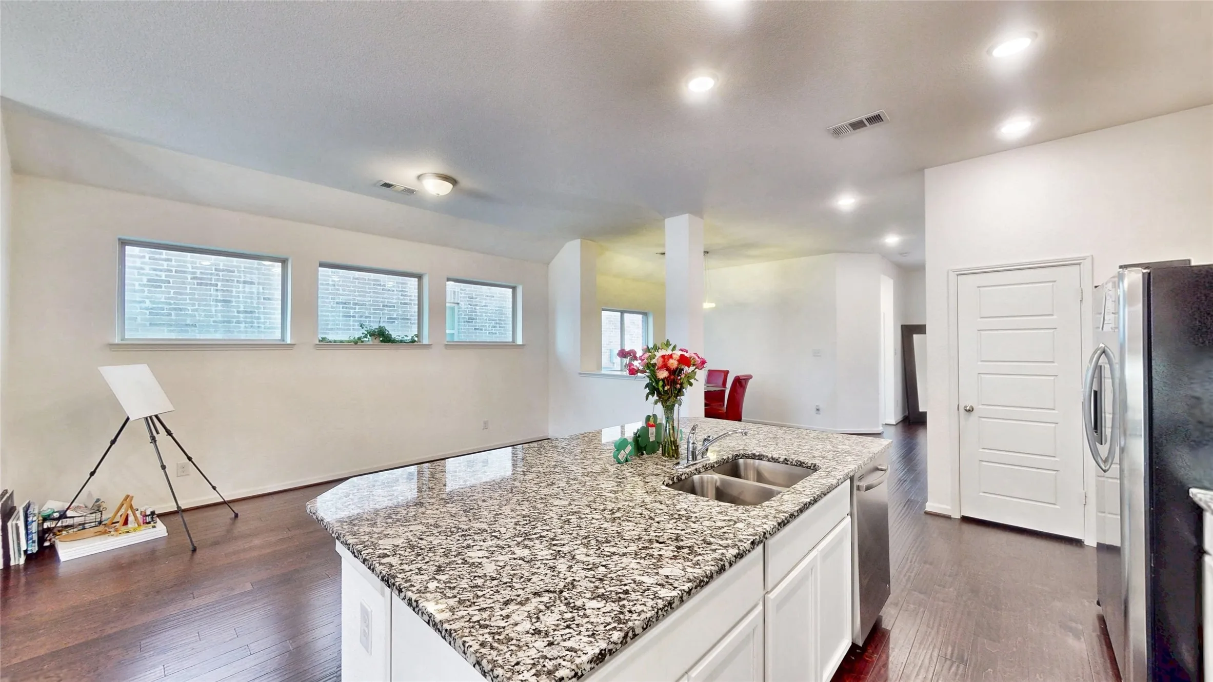 Single Family Residence For Sale in Kaufman County , 1636 Pike Drive, Forney, Texas 75126, 4 Bedroom, 3 Bathroom, 2 Garage spaces, 2,245 Sqft, built in 2017, mls#21314621, Real Estate Agent in Forney, Homes For Sale in Kaufman county, Homes For Sale in Forney, Realtor in Forney Texas, Real Estate Brokerage Independent Realty Texas, Luminita Cordes Realtor