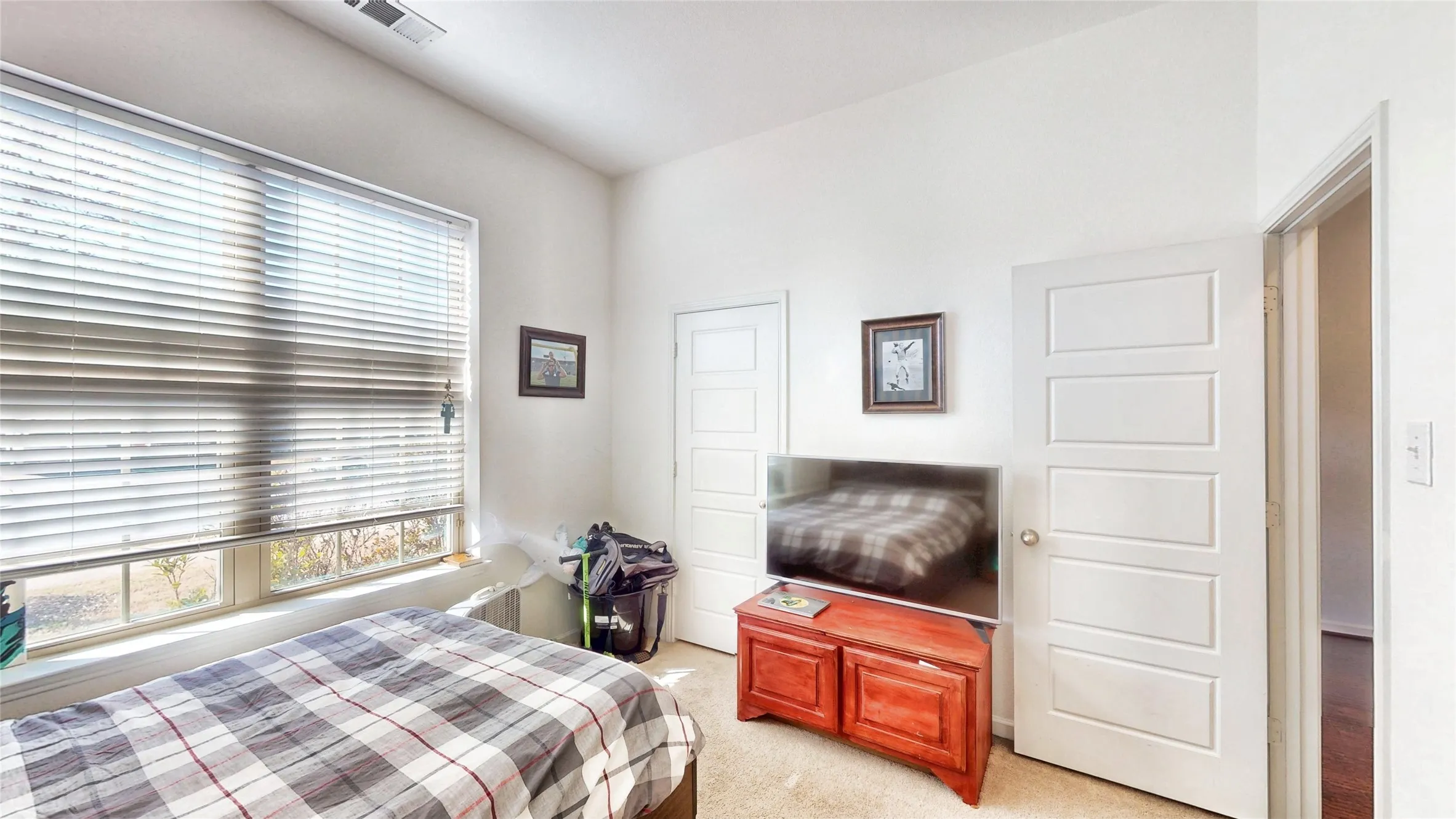 Single Family Residence For Sale in Kaufman County , 1636 Pike Drive, Forney, Texas 75126, 4 Bedroom, 3 Bathroom, 2 Garage spaces, 2,245 Sqft, built in 2017, mls#21314621, Real Estate Agent in Forney, Homes For Sale in Kaufman county, Homes For Sale in Forney, Realtor in Forney Texas, Real Estate Brokerage Independent Realty Texas, Luminita Cordes Realtor