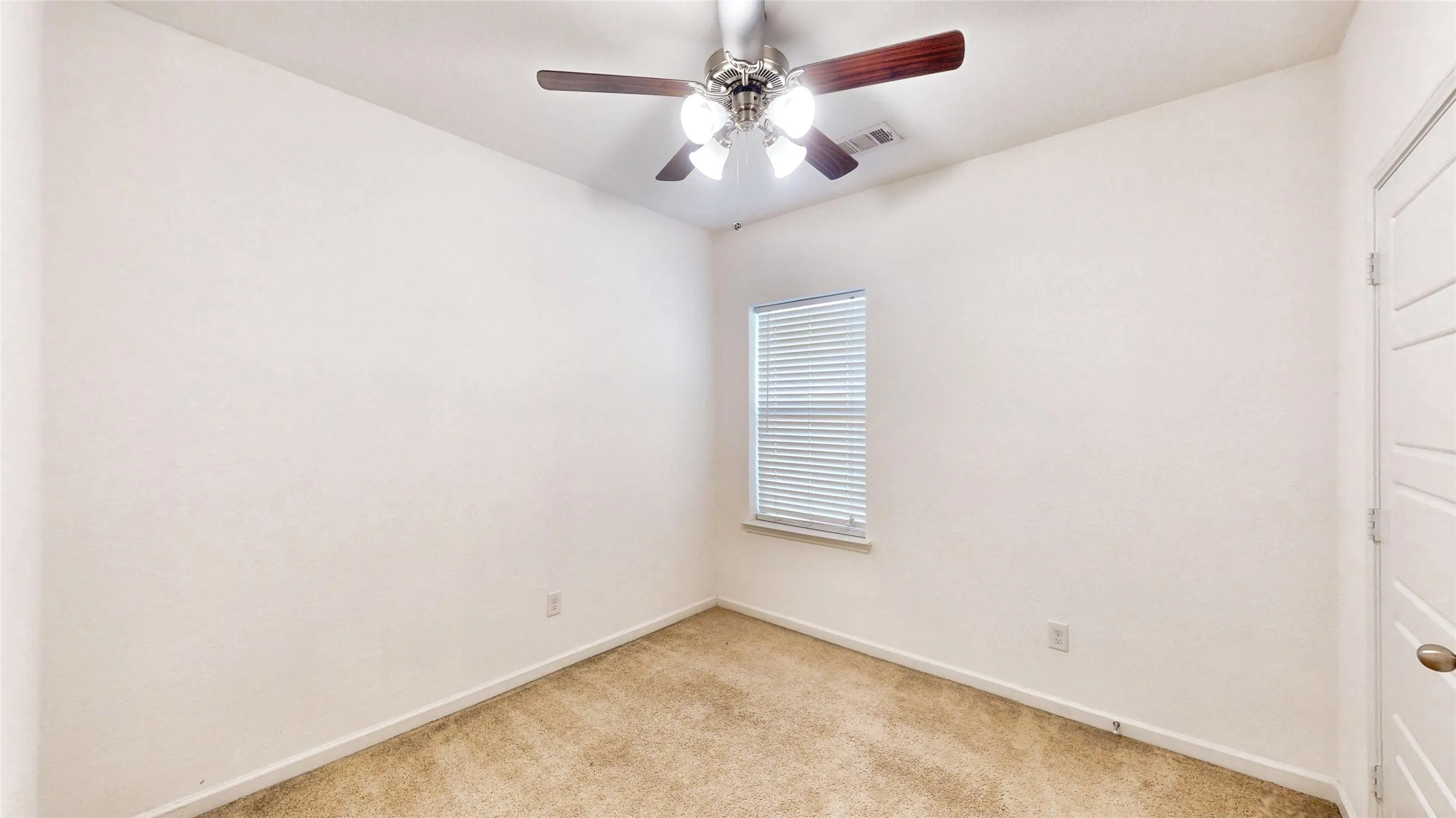 Single Family Residence For Sale in Kaufman County , 1636 Pike Drive, Forney, Texas 75126, 4 Bedroom, 3 Bathroom, 2 Garage spaces, 2,245 Sqft, built in 2017, mls#21314621, Real Estate Agent in Forney, Homes For Sale in Kaufman county, Homes For Sale in Forney, Realtor in Forney Texas, Real Estate Brokerage Independent Realty Texas, Luminita Cordes Realtor