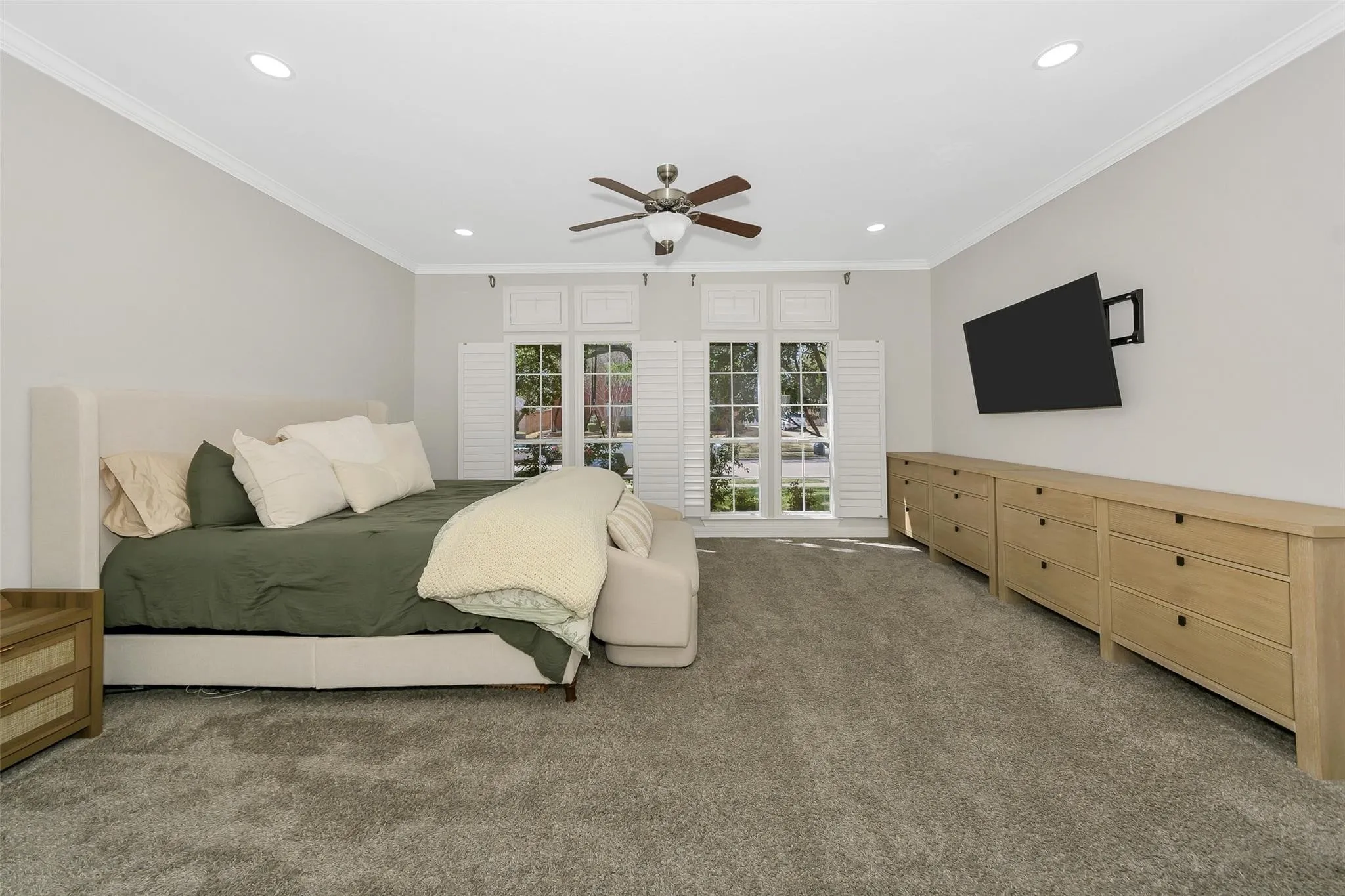 Single Family Residence For Rent in Tarrant County , 205 Bob O Link Drive, Southlake, Texas 76092, 5 Bedrooms, 4 Bathrooms, 3 Garage spaces, 5,163 Sqft, built in 1996, Price $6,250, mls#21314622, Real Estate Agent in Southlake, Homes For Rent in Tarrant county, Homes For Rent in Southlake, Realtor in Southlake Texas, Real Estate Brokerage Independent Realty Texas, Luminita Cordes Realtor