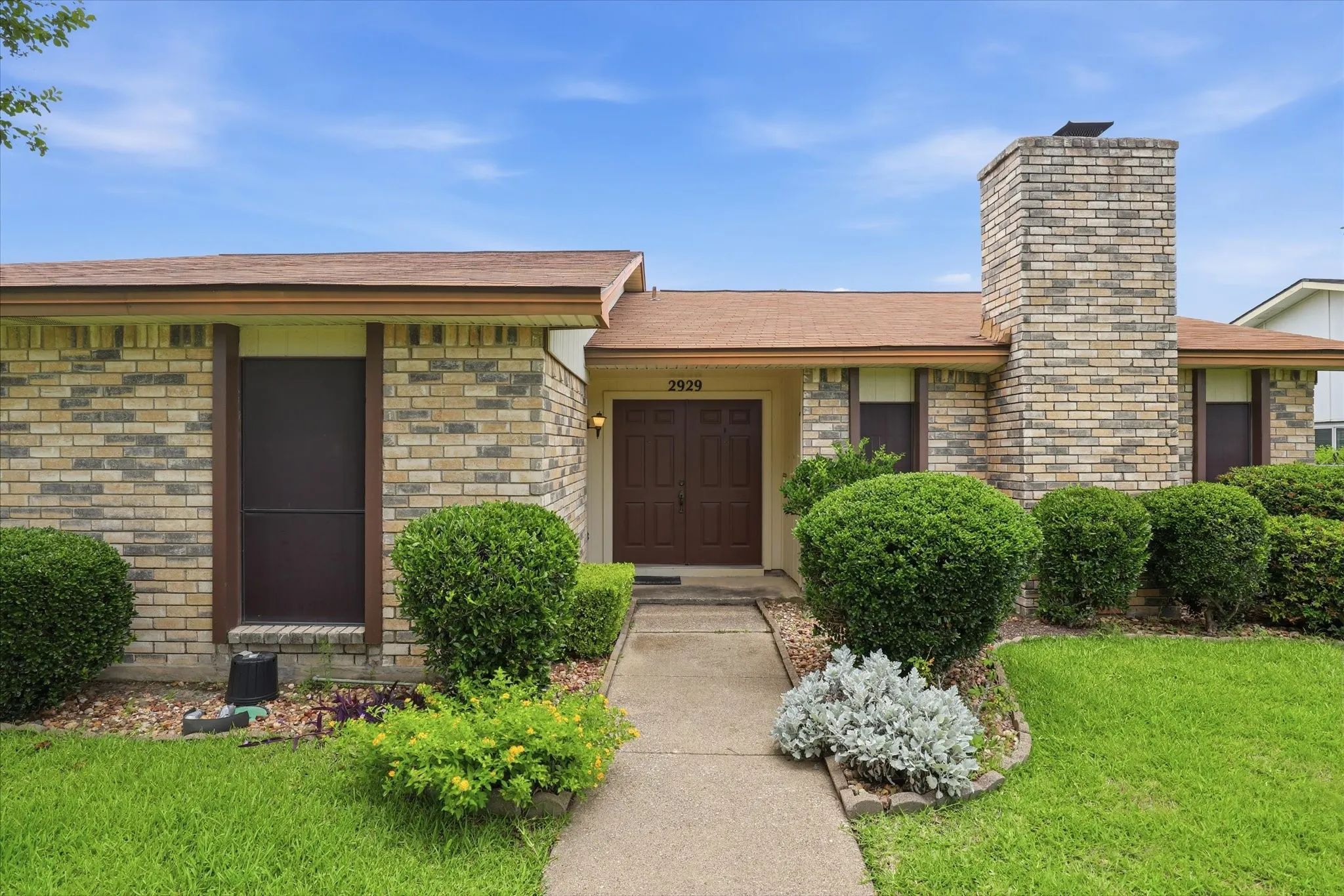 Single Family Residence For Sale in Dallas County , 2929 Silverdale Lane, Garland, Texas 75044, 3 Bedroom, 2 Bathroom, 2 Garage spaces, 1,914 Sqft, built in 1979, mls#21314560, Real Estate Agent in Garland, Homes For Sale in Dallas county, Homes For Sale in Garland, Realtor in Garland Texas, Real Estate Brokerage Independent Realty Texas, Luminita Cordes Realtor