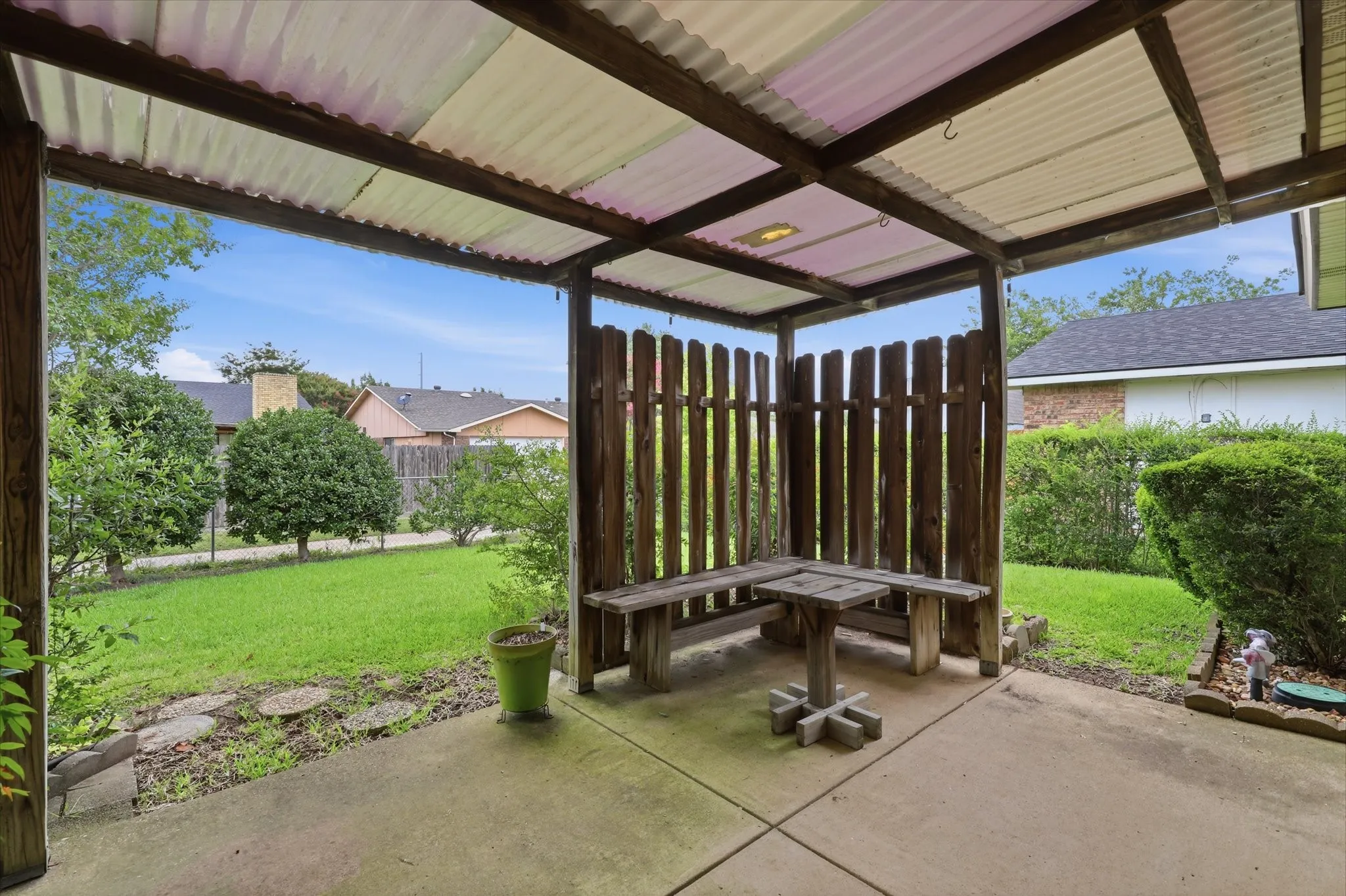 Single Family Residence For Sale in Dallas County , 2929 Silverdale Lane, Garland, Texas 75044, 3 Bedroom, 2 Bathroom, 2 Garage spaces, 1,914 Sqft, built in 1979, mls#21314560, Real Estate Agent in Garland, Homes For Sale in Dallas county, Homes For Sale in Garland, Realtor in Garland Texas, Real Estate Brokerage Independent Realty Texas, Luminita Cordes Realtor