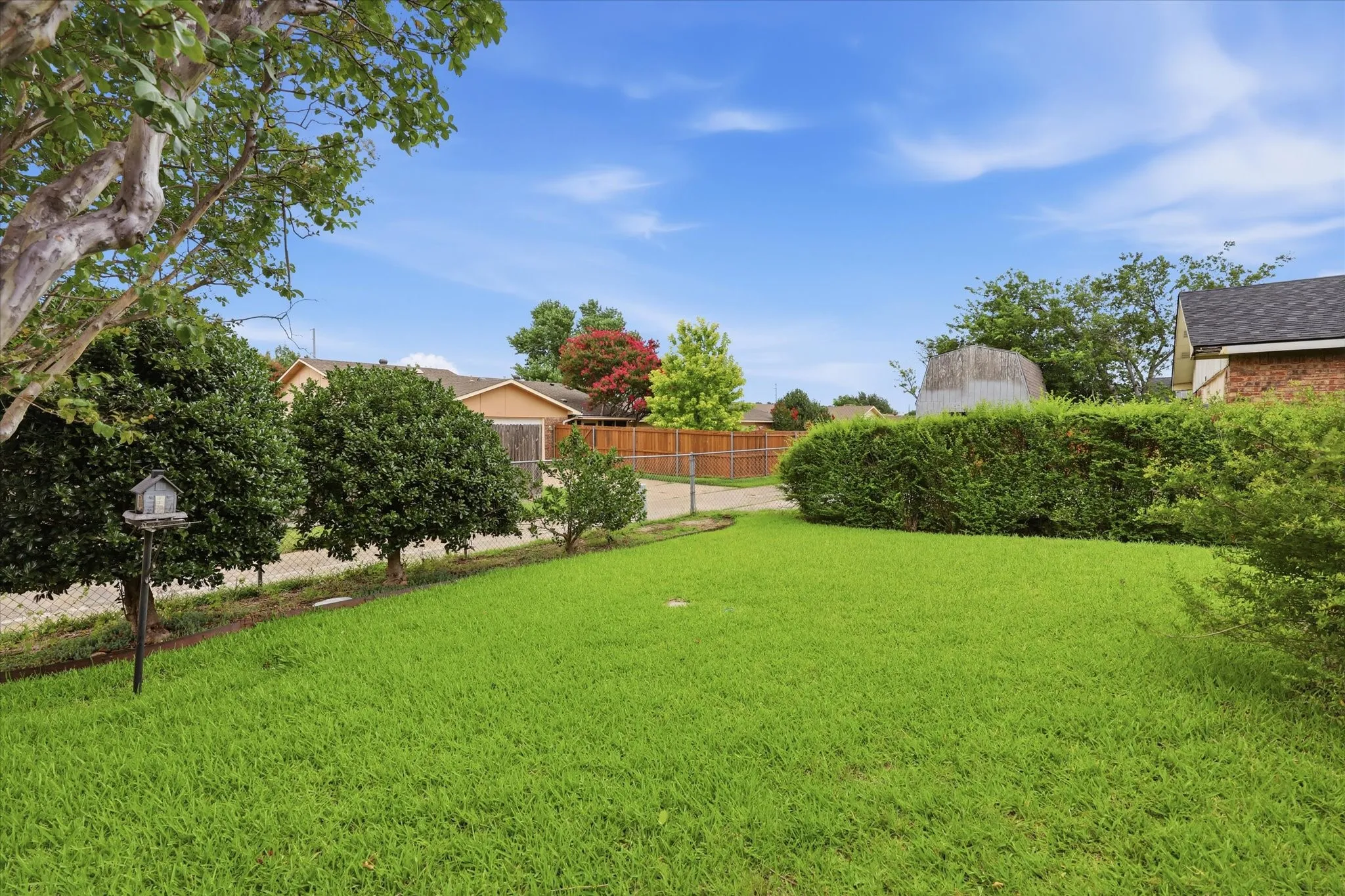 Single Family Residence For Sale in Dallas County , 2929 Silverdale Lane, Garland, Texas 75044, 3 Bedroom, 2 Bathroom, 2 Garage spaces, 1,914 Sqft, built in 1979, mls#21314560, Real Estate Agent in Garland, Homes For Sale in Dallas county, Homes For Sale in Garland, Realtor in Garland Texas, Real Estate Brokerage Independent Realty Texas, Luminita Cordes Realtor