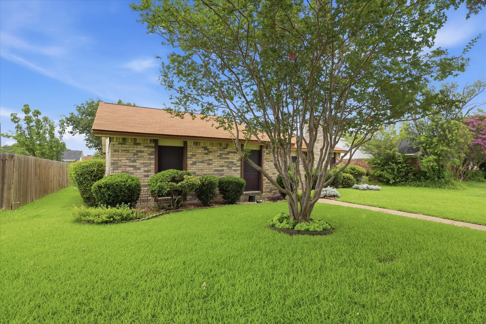 Single Family Residence For Sale in Dallas County , 2929 Silverdale Lane, Garland, Texas 75044, 3 Bedroom, 2 Bathroom, 2 Garage spaces, 1,914 Sqft, built in 1979, mls#21314560, Real Estate Agent in Garland, Homes For Sale in Dallas county, Homes For Sale in Garland, Realtor in Garland Texas, Real Estate Brokerage Independent Realty Texas, Luminita Cordes Realtor