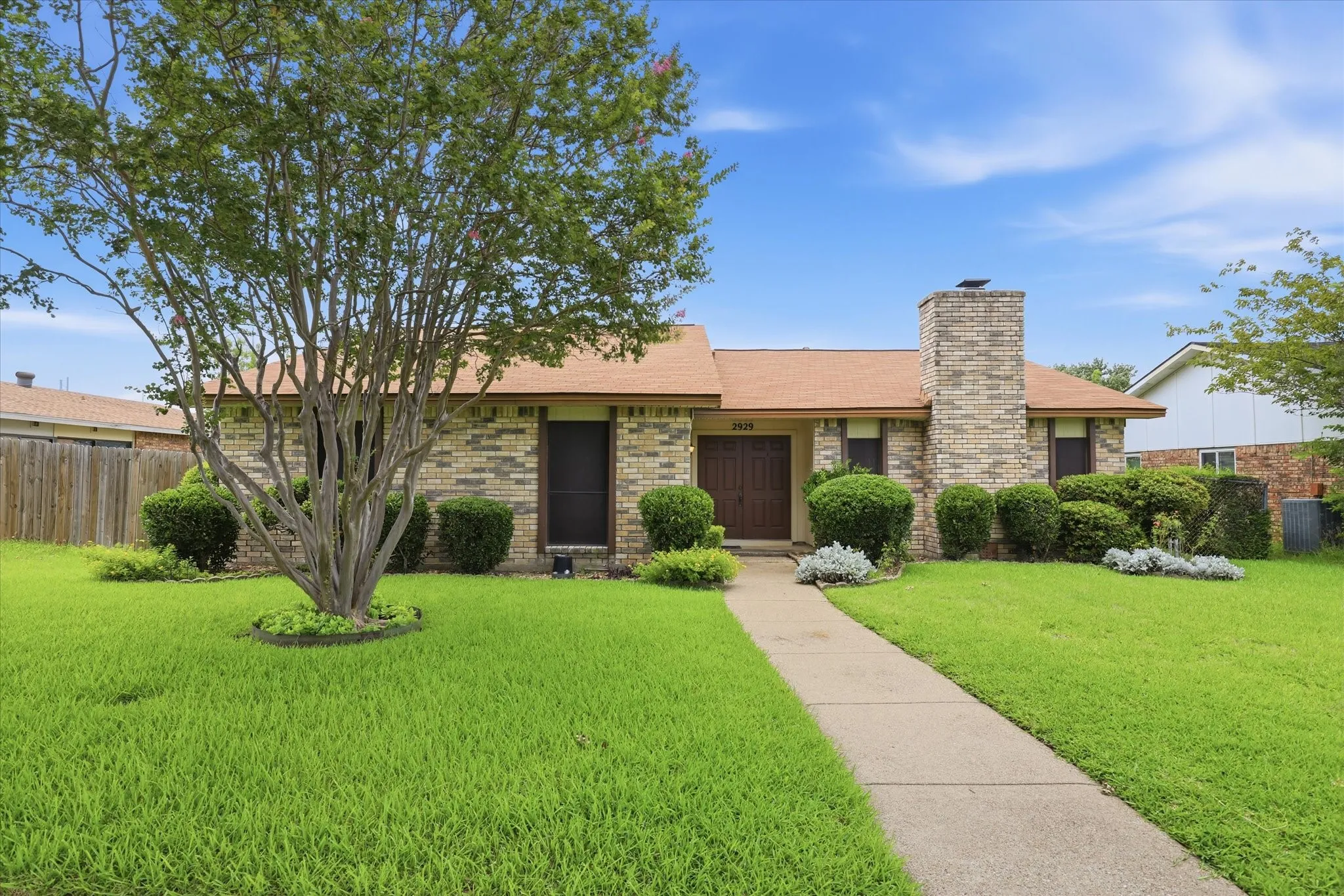 Single Family Residence For Sale in Dallas County , 2929 Silverdale Lane, Garland, Texas 75044, 3 Bedroom, 2 Bathroom, 2 Garage spaces, 1,914 Sqft, built in 1979, mls#21314560, Real Estate Agent in Garland, Homes For Sale in Dallas county, Homes For Sale in Garland, Realtor in Garland Texas, Real Estate Brokerage Independent Realty Texas, Luminita Cordes Realtor