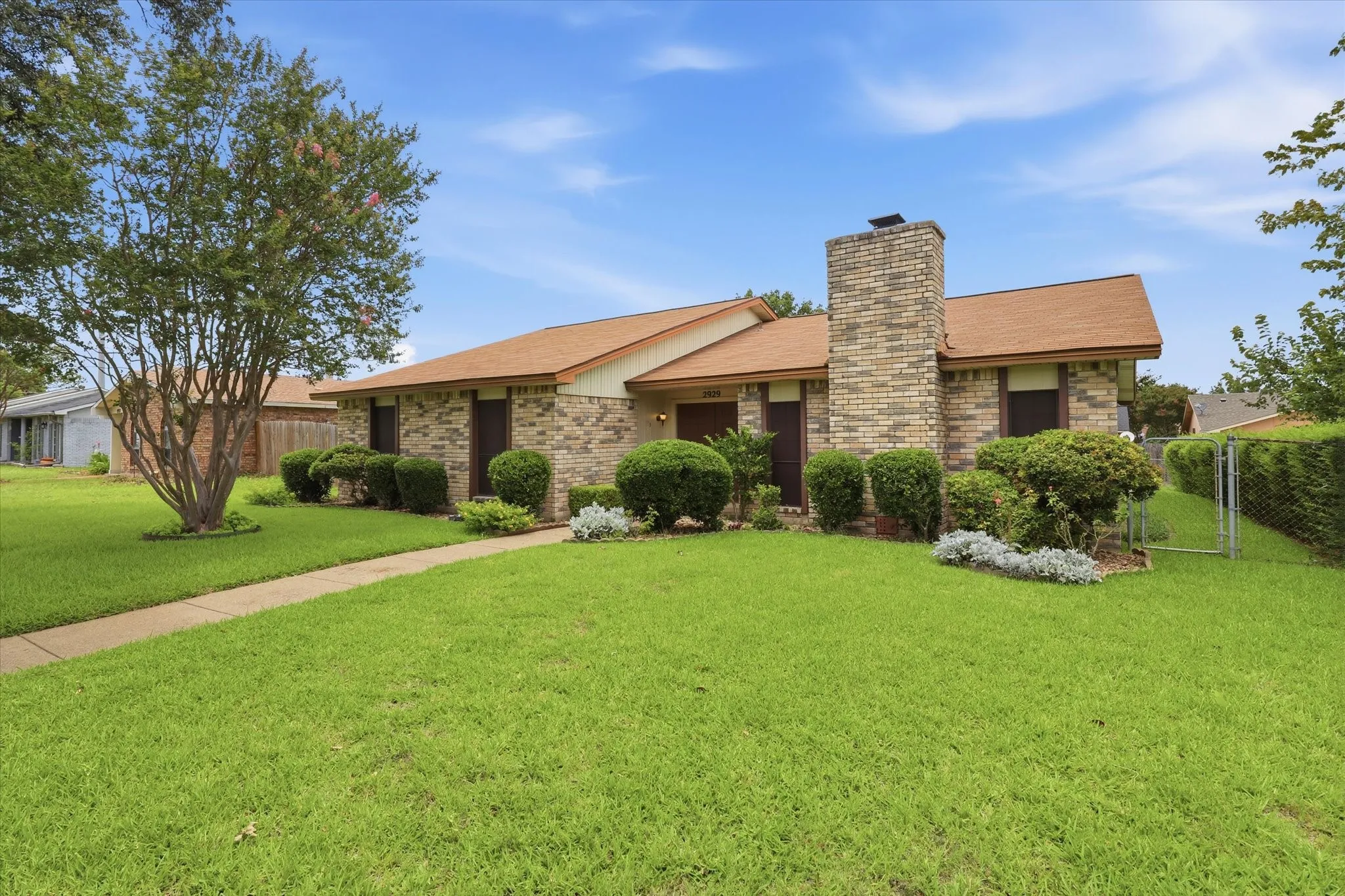 Single Family Residence For Sale in Dallas County , 2929 Silverdale Lane, Garland, Texas 75044, 3 Bedroom, 2 Bathroom, 2 Garage spaces, 1,914 Sqft, built in 1979, mls#21314560, Real Estate Agent in Garland, Homes For Sale in Dallas county, Homes For Sale in Garland, Realtor in Garland Texas, Real Estate Brokerage Independent Realty Texas, Luminita Cordes Realtor