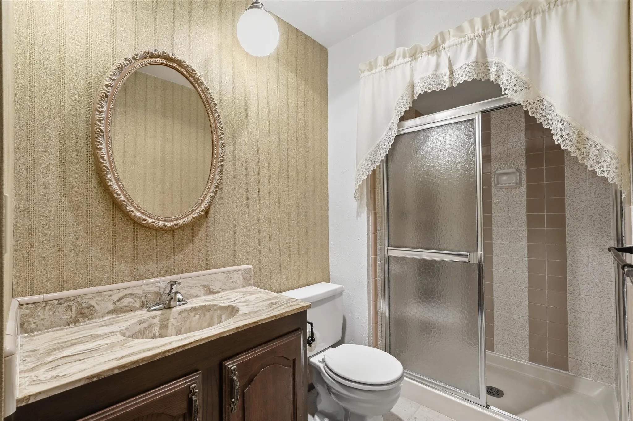 Single Family Residence For Sale in Dallas County , 2929 Silverdale Lane, Garland, Texas 75044, 3 Bedroom, 2 Bathroom, 2 Garage spaces, 1,914 Sqft, built in 1979, mls#21314560, Real Estate Agent in Garland, Homes For Sale in Dallas county, Homes For Sale in Garland, Realtor in Garland Texas, Real Estate Brokerage Independent Realty Texas, Luminita Cordes Realtor
