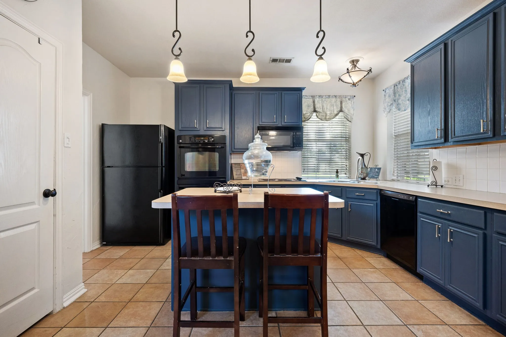 Single Family Residence For Sale in Collin County , 751 Yellowstone Drive, Allen, Texas 75002, 5 Bedroom, 3 Bathroom, 2 Garage spaces, 3,156 Sqft, built in 1998, mls#21311128, Real Estate Agent in Allen, Homes For Sale in Collin county, Homes For Sale in Allen, Realtor in Allen Texas, Real Estate Brokerage Independent Realty Texas, Luminita Cordes Realtor