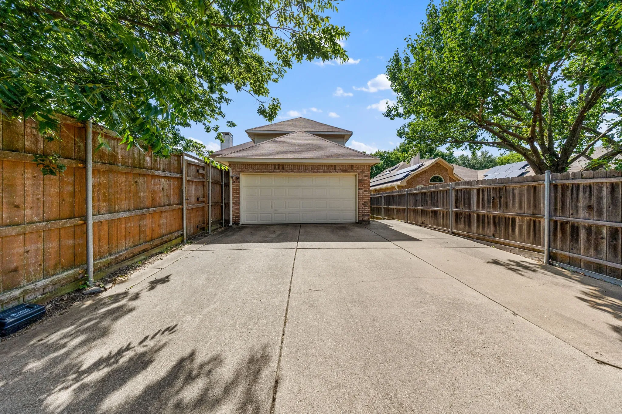 Single Family Residence For Sale in Collin County , 751 Yellowstone Drive, Allen, Texas 75002, 5 Bedroom, 3 Bathroom, 2 Garage spaces, 3,156 Sqft, built in 1998, mls#21311128, Real Estate Agent in Allen, Homes For Sale in Collin county, Homes For Sale in Allen, Realtor in Allen Texas, Real Estate Brokerage Independent Realty Texas, Luminita Cordes Realtor