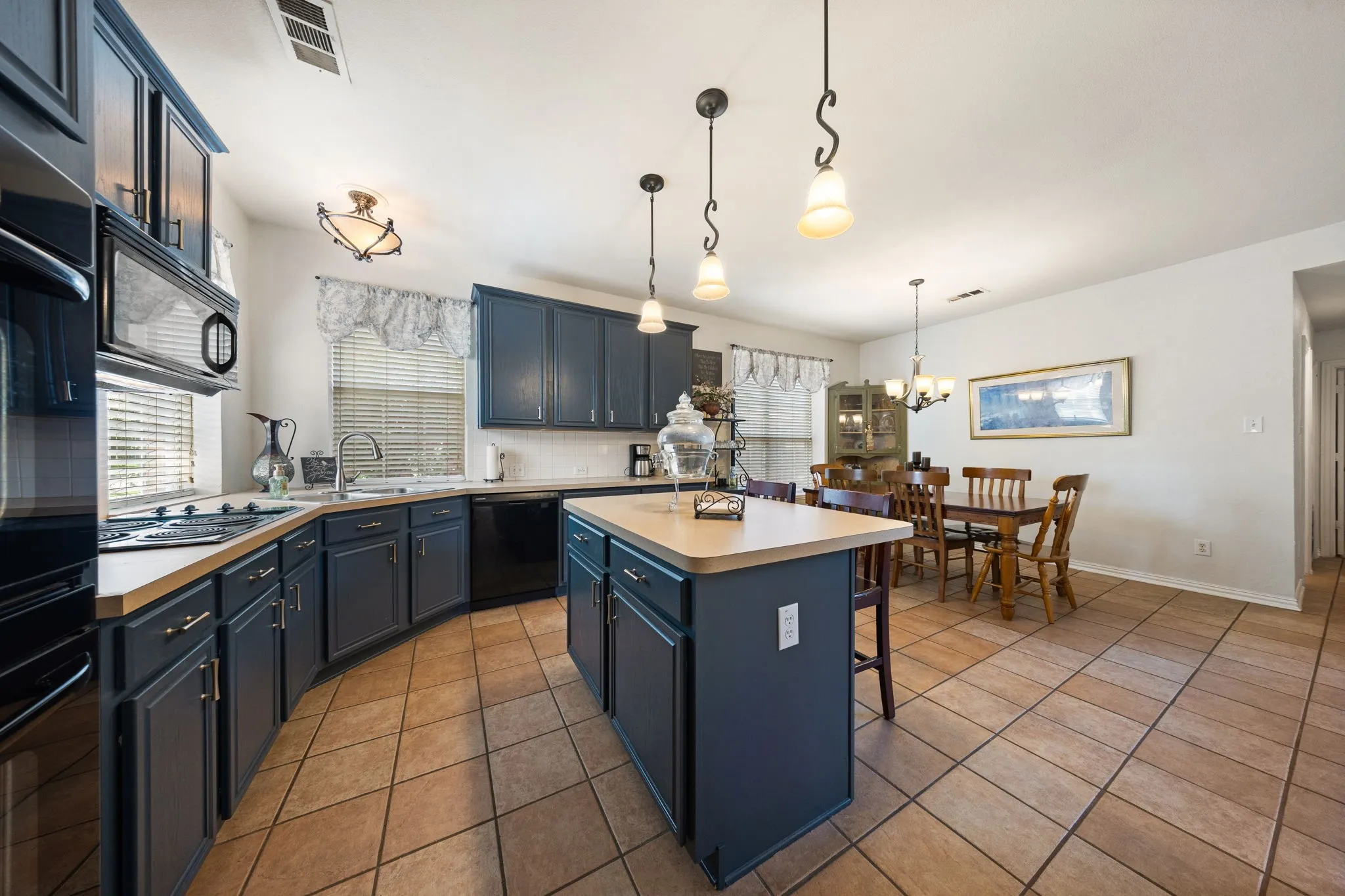 Single Family Residence For Sale in Collin County , 751 Yellowstone Drive, Allen, Texas 75002, 5 Bedroom, 3 Bathroom, 2 Garage spaces, 3,156 Sqft, built in 1998, mls#21311128, Real Estate Agent in Allen, Homes For Sale in Collin county, Homes For Sale in Allen, Realtor in Allen Texas, Real Estate Brokerage Independent Realty Texas, Luminita Cordes Realtor
