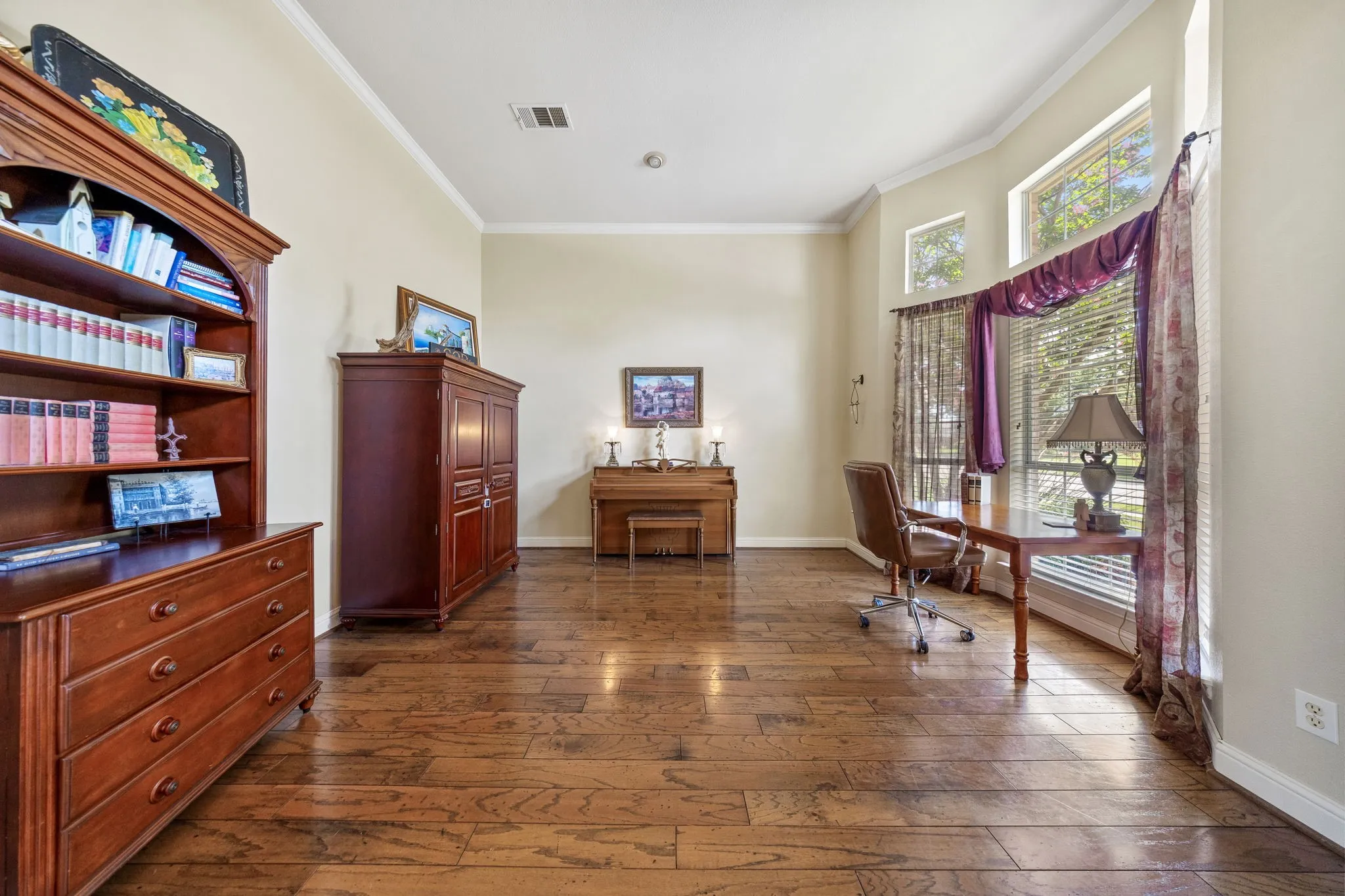 Single Family Residence For Sale in Collin County , 751 Yellowstone Drive, Allen, Texas 75002, 5 Bedroom, 3 Bathroom, 2 Garage spaces, 3,156 Sqft, built in 1998, mls#21311128, Real Estate Agent in Allen, Homes For Sale in Collin county, Homes For Sale in Allen, Realtor in Allen Texas, Real Estate Brokerage Independent Realty Texas, Luminita Cordes Realtor