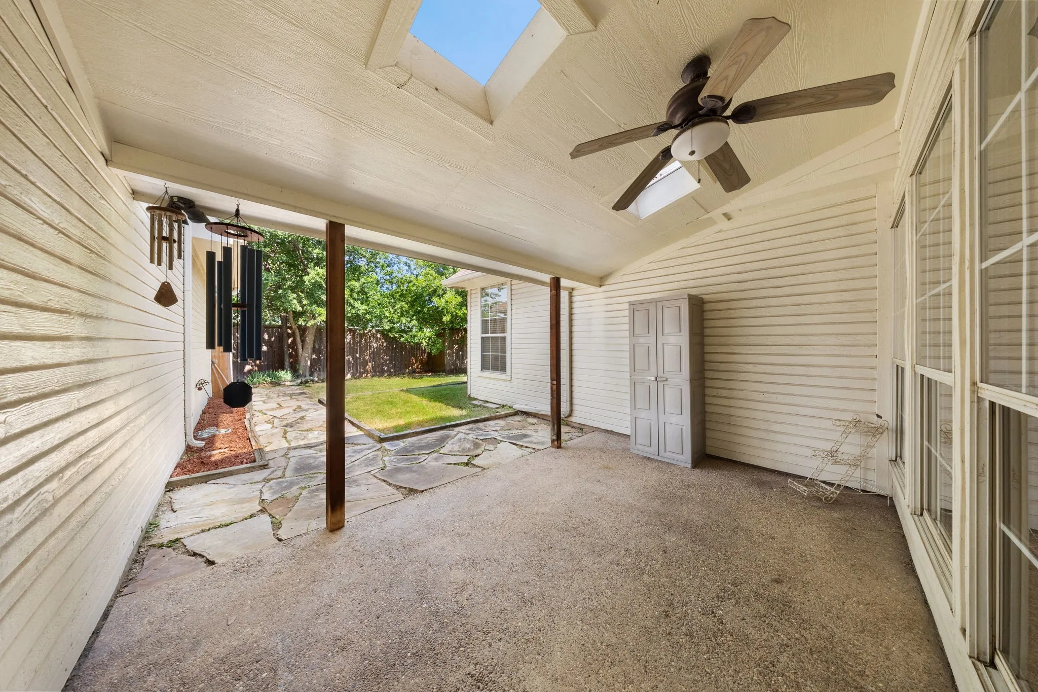 Single Family Residence For Sale in Collin County , 751 Yellowstone Drive, Allen, Texas 75002, 5 Bedroom, 3 Bathroom, 2 Garage spaces, 3,156 Sqft, built in 1998, mls#21311128, Real Estate Agent in Allen, Homes For Sale in Collin county, Homes For Sale in Allen, Realtor in Allen Texas, Real Estate Brokerage Independent Realty Texas, Luminita Cordes Realtor