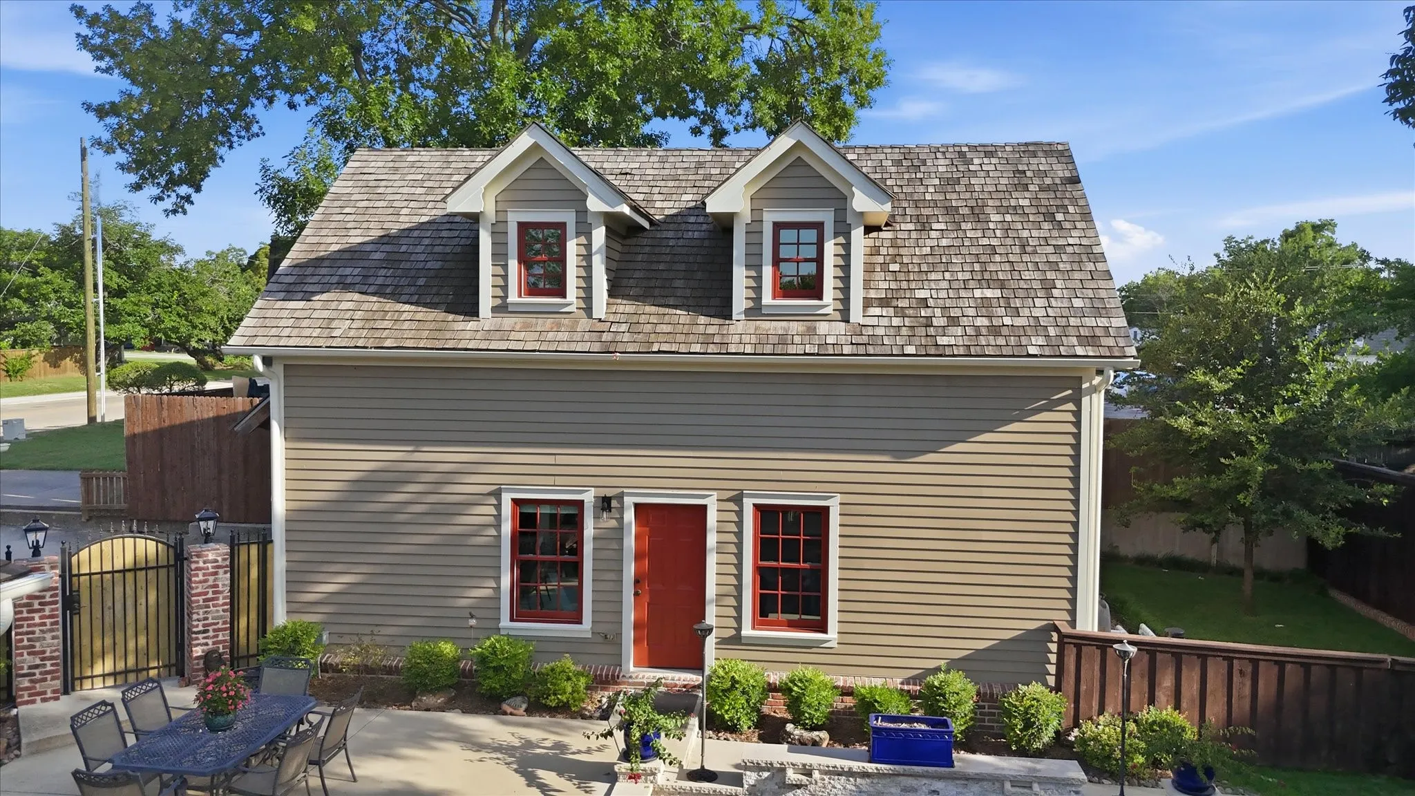 Garage and Guest Quarters