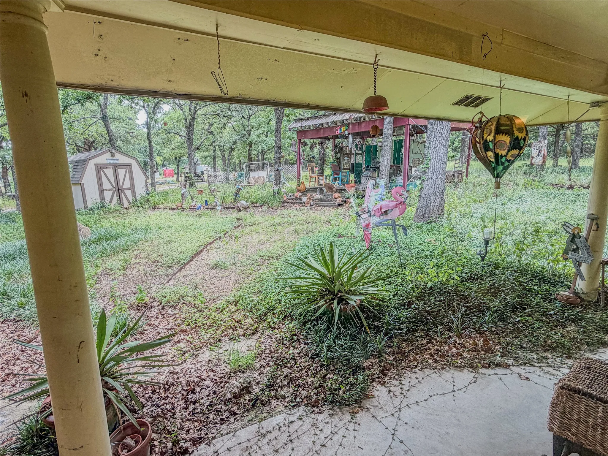 Single Family Residence For Sale in Wise County , 1411 N Business 287, Decatur, Texas 76234, 3 Bedroom, 2 Bathroom, Garage spaces, 2,070 Sqft, built in 1976, mls#21312550, Real Estate Agent in Decatur, Homes For Sale in Wise county, Homes For Sale in Decatur, Realtor in Decatur Texas, Real Estate Brokerage Independent Realty Texas, Luminita Cordes Realtor