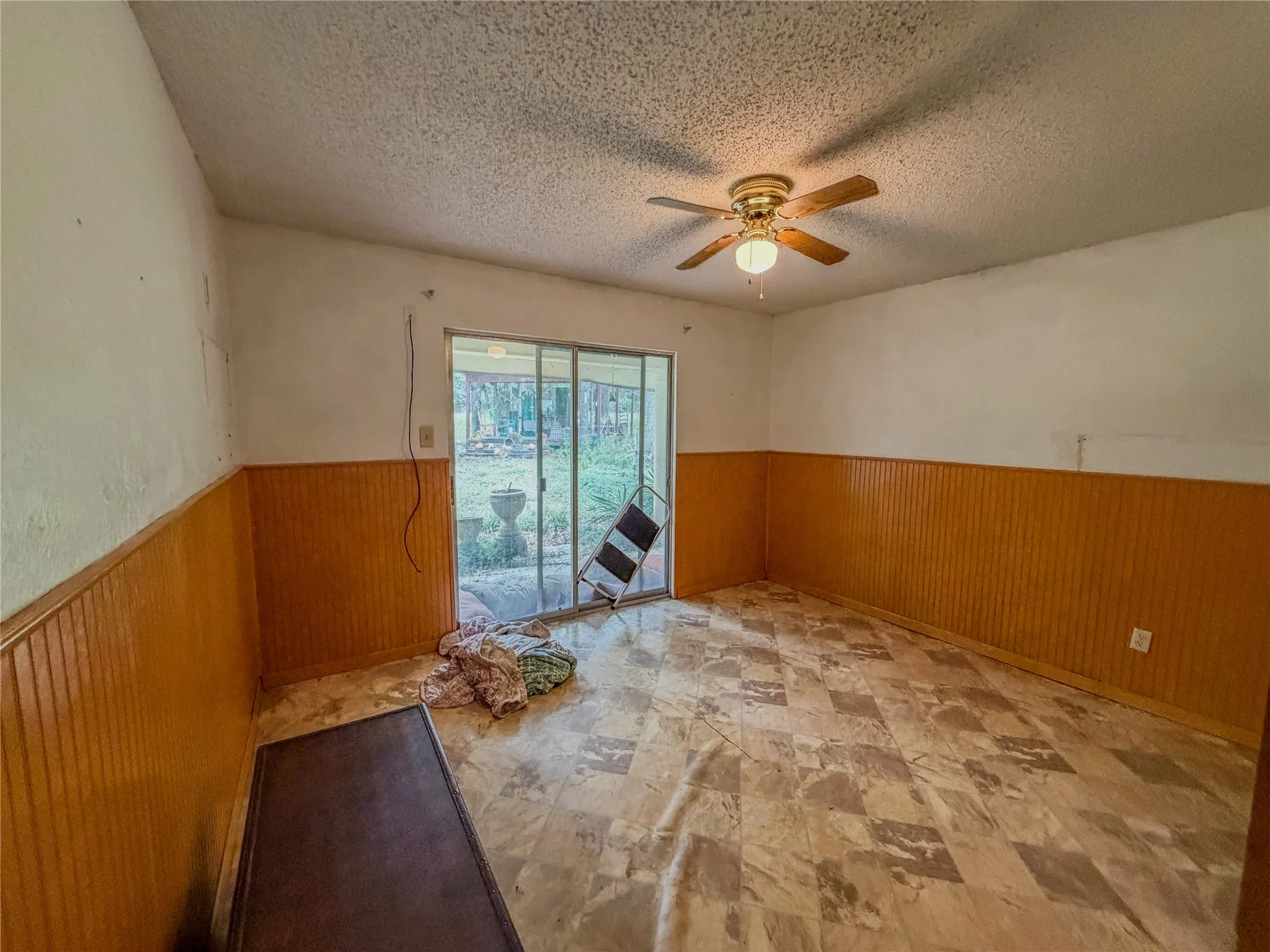 Single Family Residence For Sale in Wise County , 1411 N Business 287, Decatur, Texas 76234, 3 Bedroom, 2 Bathroom, Garage spaces, 2,070 Sqft, built in 1976, mls#21312550, Real Estate Agent in Decatur, Homes For Sale in Wise county, Homes For Sale in Decatur, Realtor in Decatur Texas, Real Estate Brokerage Independent Realty Texas, Luminita Cordes Realtor