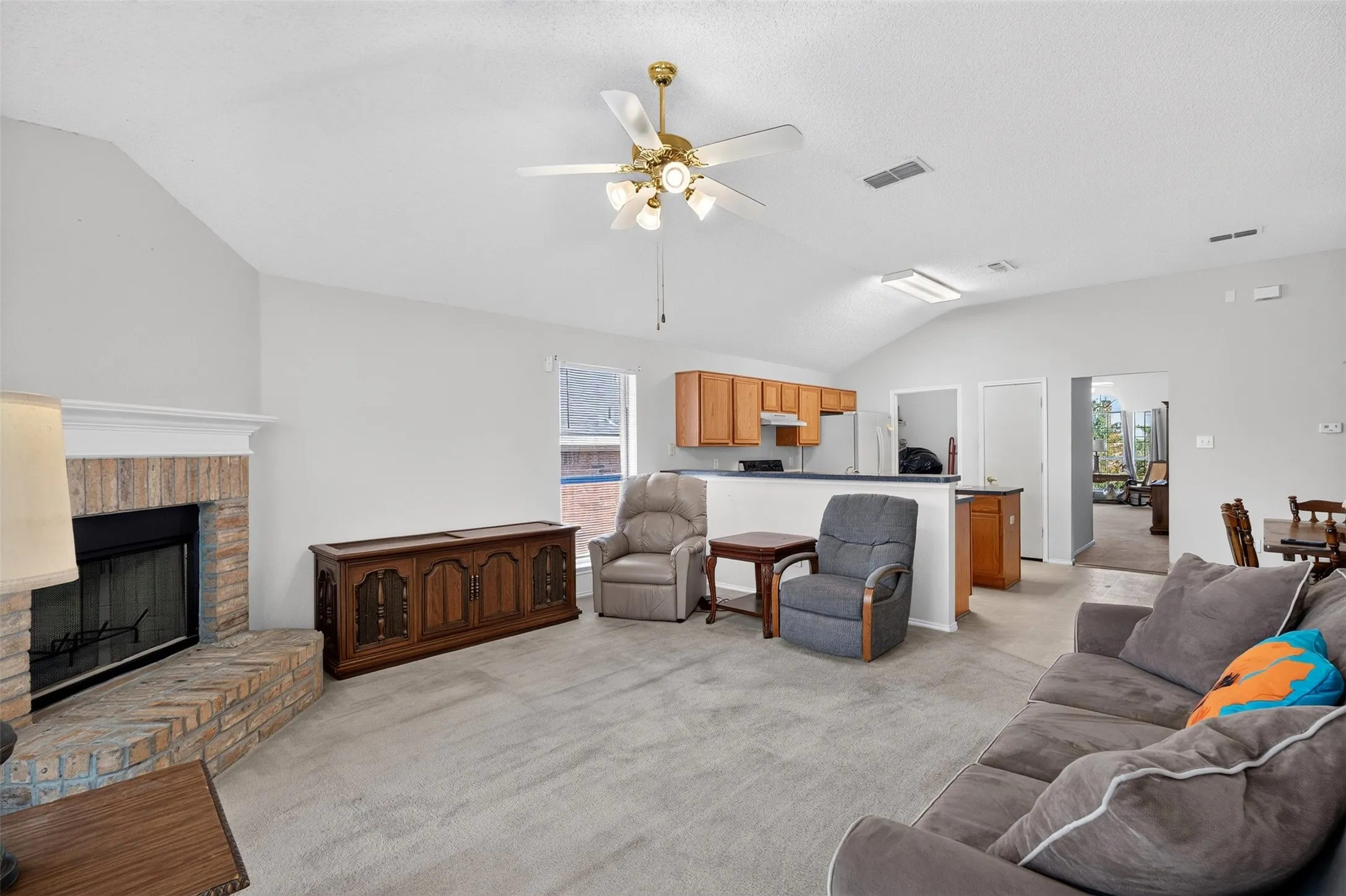 Single Family Residence For Sale in Tarrant County , 10208 Dallam Lane, Fort Worth, Texas 76108, 4 Bedroom, 2 Bathroom, 2 Garage spaces, 1,890 Sqft, built in 2003, mls#21312159, Real Estate Agent in Fort Worth, Homes For Sale in Tarrant county, Homes For Sale in Fort Worth, Realtor in Fort Worth Texas, Real Estate Brokerage Independent Realty Texas, Luminita Cordes Realtor