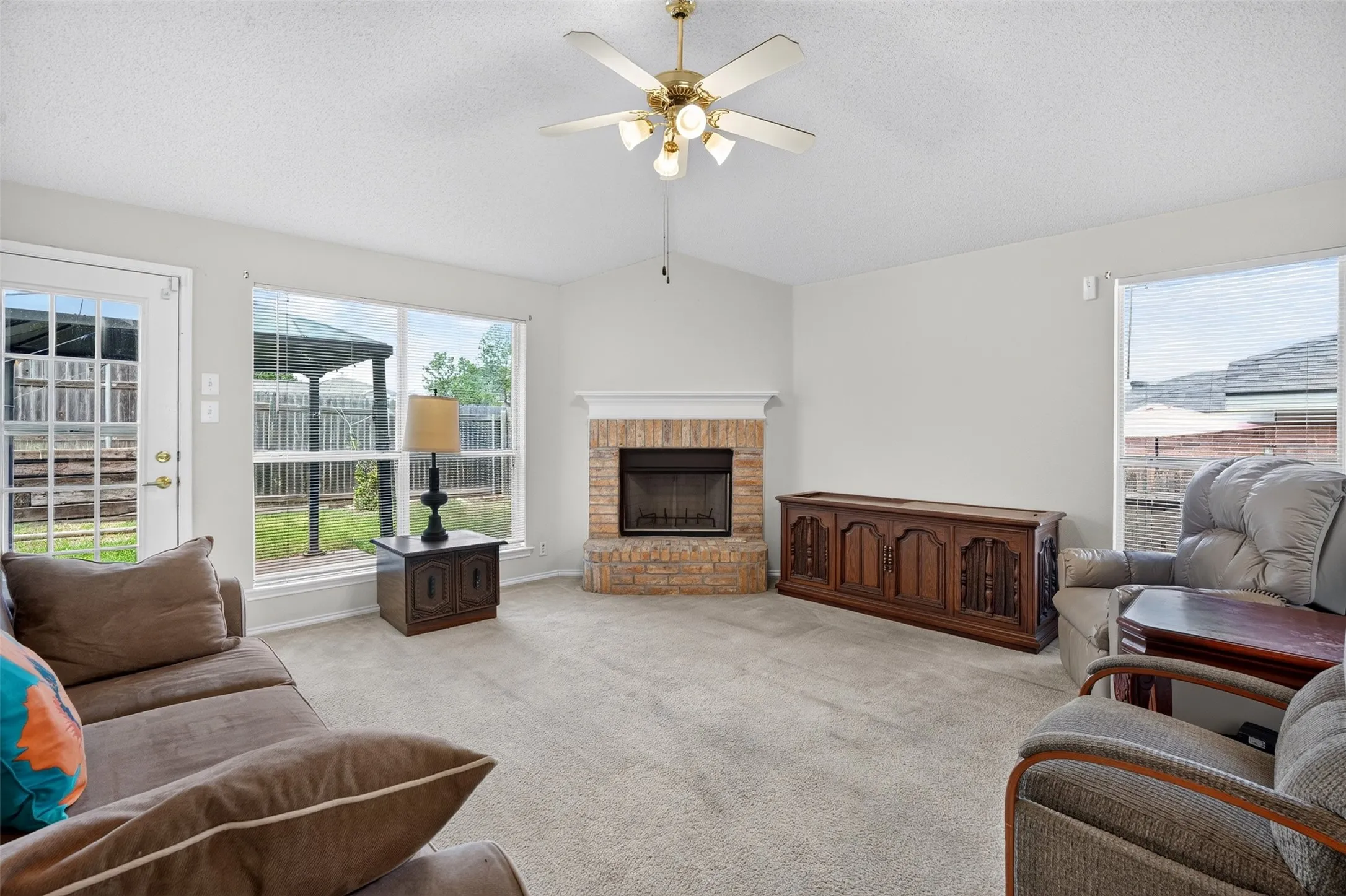 Single Family Residence For Sale in Tarrant County , 10208 Dallam Lane, Fort Worth, Texas 76108, 4 Bedroom, 2 Bathroom, 2 Garage spaces, 1,890 Sqft, built in 2003, mls#21312159, Real Estate Agent in Fort Worth, Homes For Sale in Tarrant county, Homes For Sale in Fort Worth, Realtor in Fort Worth Texas, Real Estate Brokerage Independent Realty Texas, Luminita Cordes Realtor