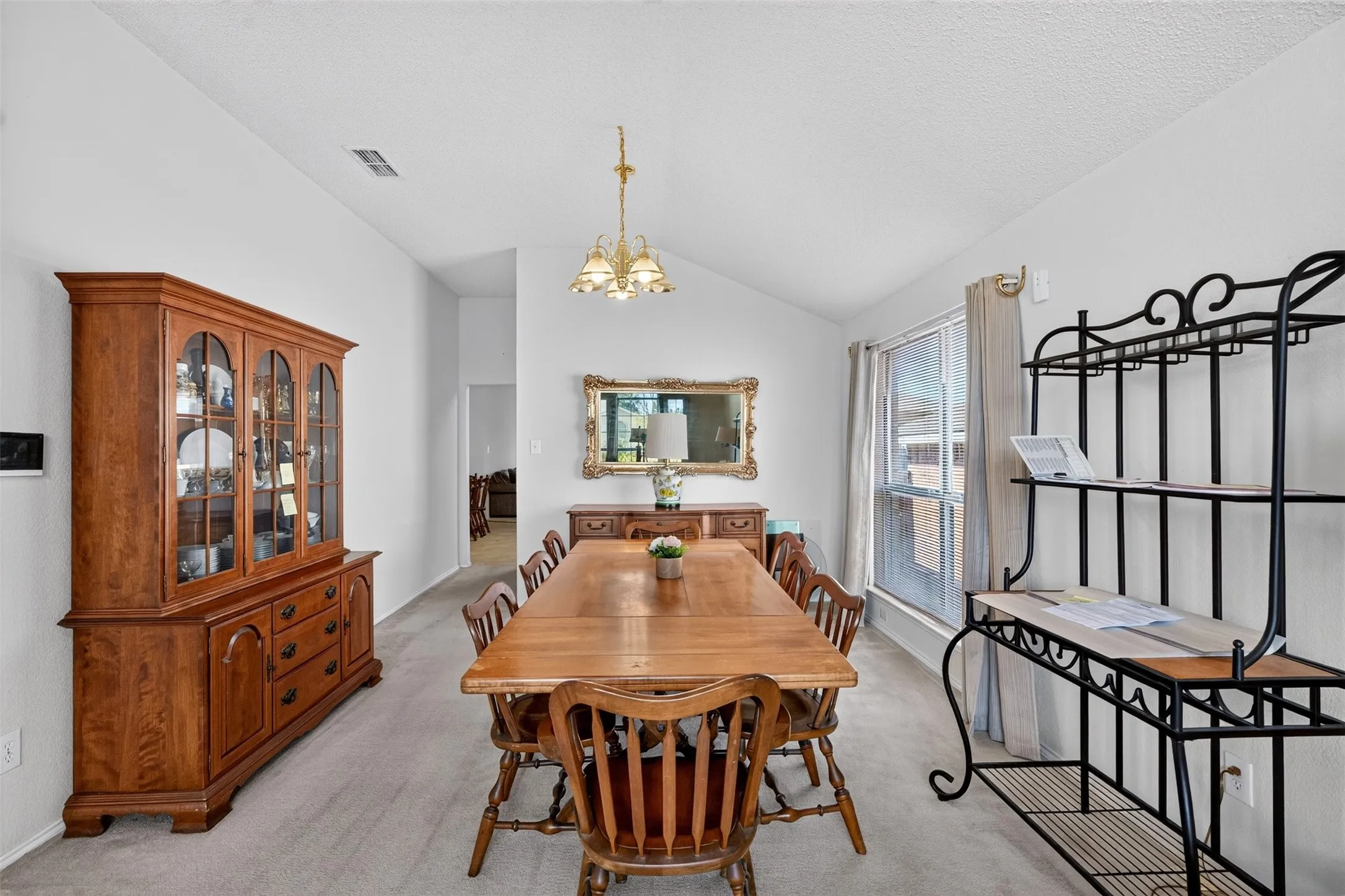Single Family Residence For Sale in Tarrant County , 10208 Dallam Lane, Fort Worth, Texas 76108, 4 Bedroom, 2 Bathroom, 2 Garage spaces, 1,890 Sqft, built in 2003, mls#21312159, Real Estate Agent in Fort Worth, Homes For Sale in Tarrant county, Homes For Sale in Fort Worth, Realtor in Fort Worth Texas, Real Estate Brokerage Independent Realty Texas, Luminita Cordes Realtor