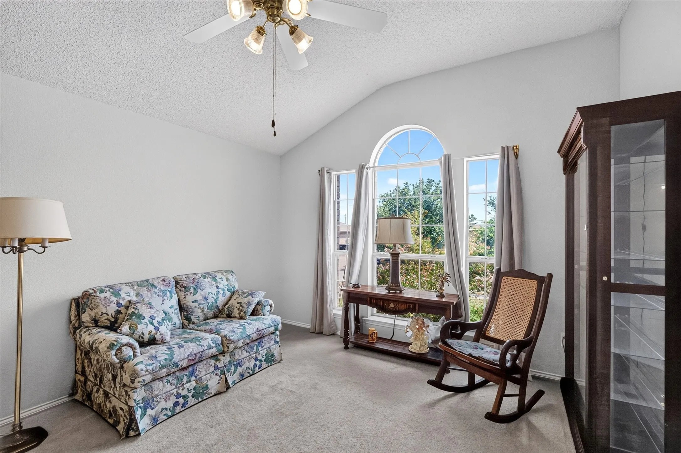 Single Family Residence For Sale in Tarrant County , 10208 Dallam Lane, Fort Worth, Texas 76108, 4 Bedroom, 2 Bathroom, 2 Garage spaces, 1,890 Sqft, built in 2003, mls#21312159, Real Estate Agent in Fort Worth, Homes For Sale in Tarrant county, Homes For Sale in Fort Worth, Realtor in Fort Worth Texas, Real Estate Brokerage Independent Realty Texas, Luminita Cordes Realtor
