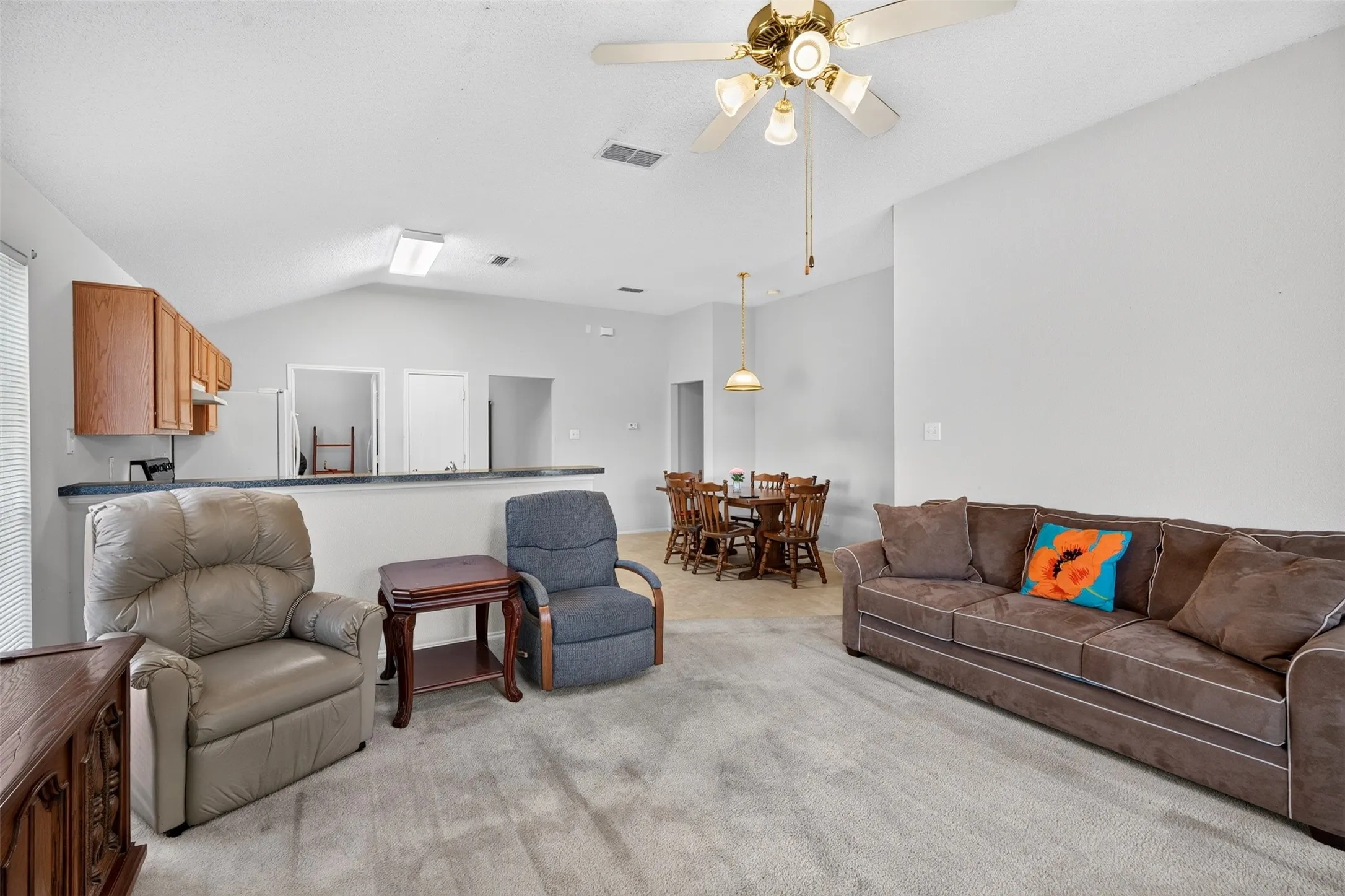 Single Family Residence For Sale in Tarrant County , 10208 Dallam Lane, Fort Worth, Texas 76108, 4 Bedroom, 2 Bathroom, 2 Garage spaces, 1,890 Sqft, built in 2003, mls#21312159, Real Estate Agent in Fort Worth, Homes For Sale in Tarrant county, Homes For Sale in Fort Worth, Realtor in Fort Worth Texas, Real Estate Brokerage Independent Realty Texas, Luminita Cordes Realtor